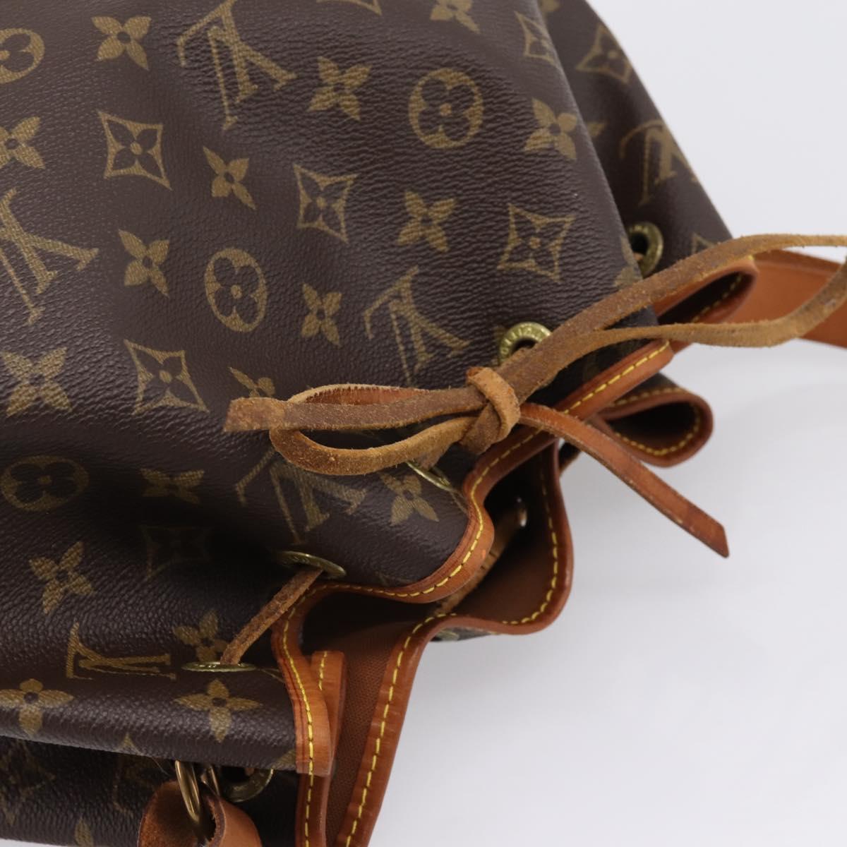 LOUIS VUITTON Monogram Petit Noe Shoulder Bag M42226 LV Auth 208703V