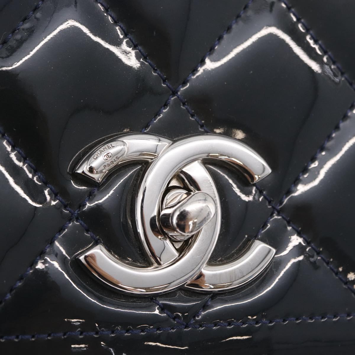 CHANEL Matelasse Chain Shoulder Bag Patent Navy Silver CC Auth 209580A