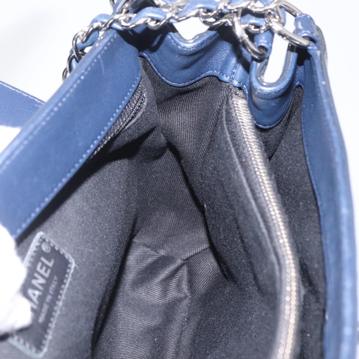 CHANEL Matelasse Chain Shoulder Bag Patent Navy Silver CC Auth 209580A