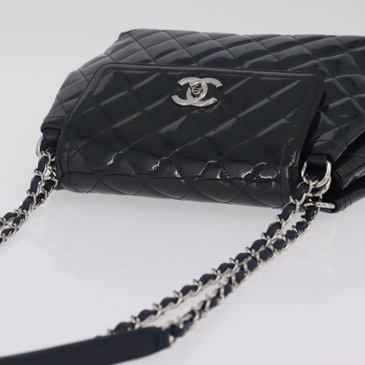 CHANEL Matelasse Chain Shoulder Bag Patent Navy Silver CC Auth 209580A