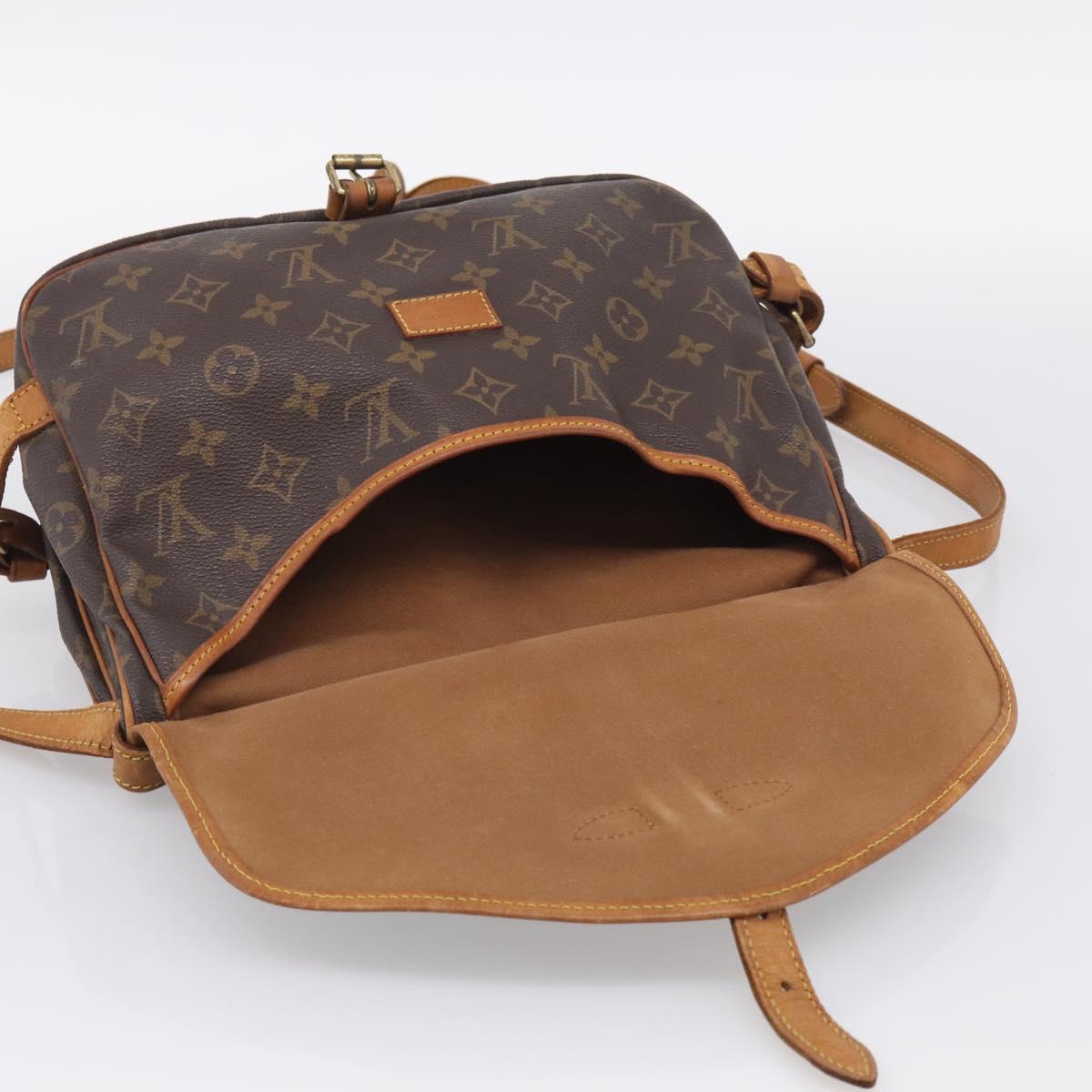 LOUIS VUITTON Monogram Saumur 30 Shoulder Bag M42256 LV Auth 209914