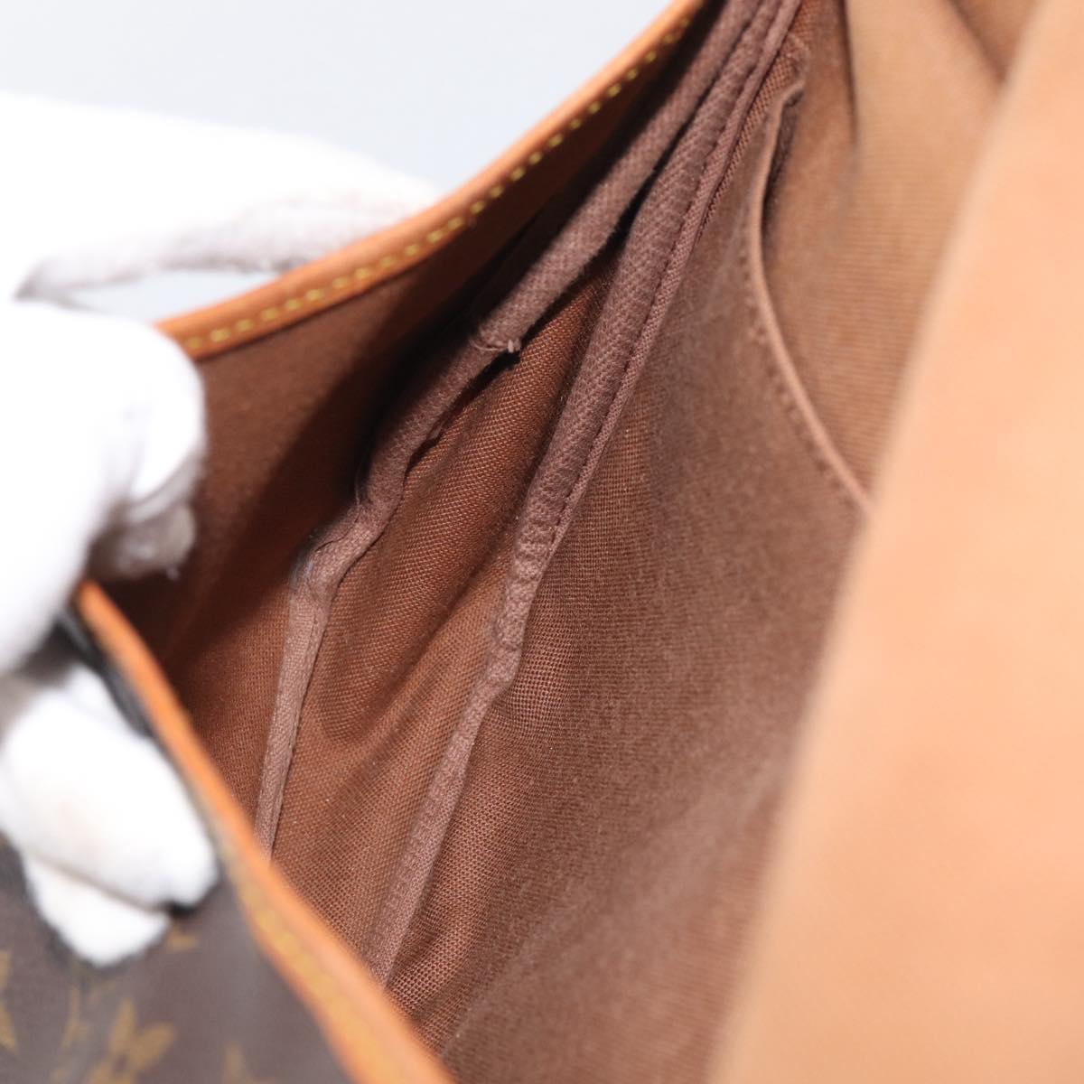 LOUIS VUITTON Monogram Saumur 30 Shoulder Bag M42256 LV Auth 209914