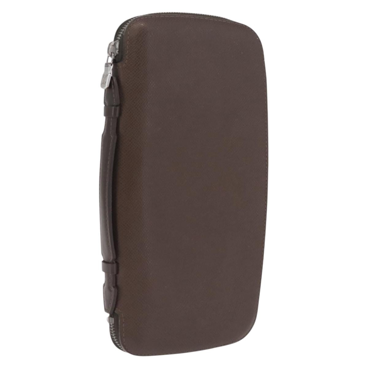 LOUIS VUITTON Taiga Organizer Atoll Travel Case Grizzly M30658 LV Auth 210856