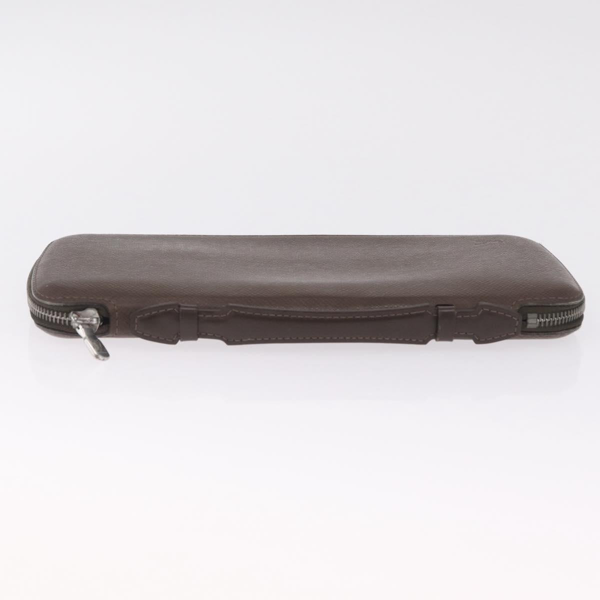 LOUIS VUITTON Taiga Organizer Atoll Travel Case Grizzly M30658 LV Auth 210856