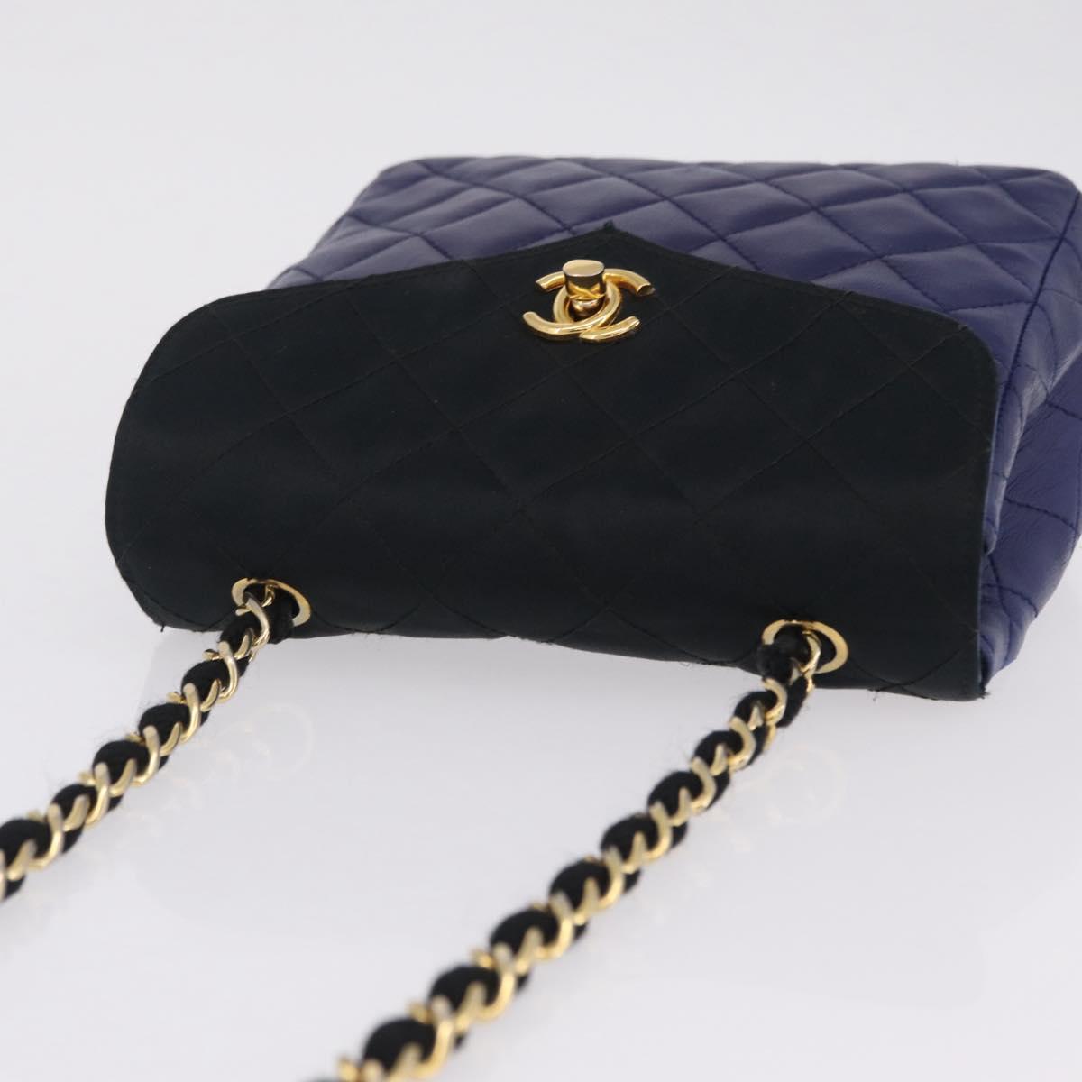 CHANEL Matelasse Chain Shoulder Bag Lamb Skin Navy Gold Tone CC Auth 211015A