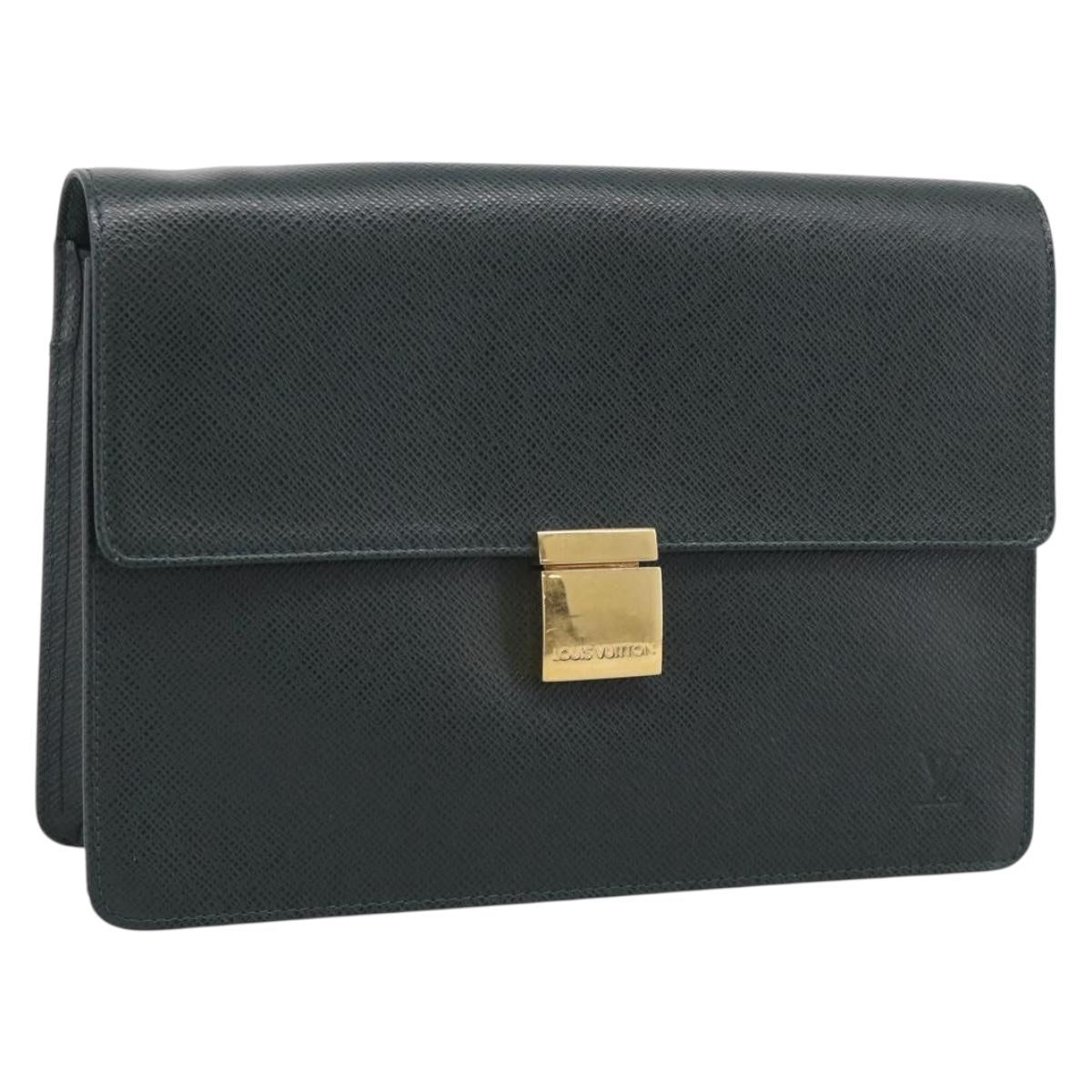 LOUIS VUITTON Taiga Selenga Clutch Bag Epicea M30784 LV Auth 211018A