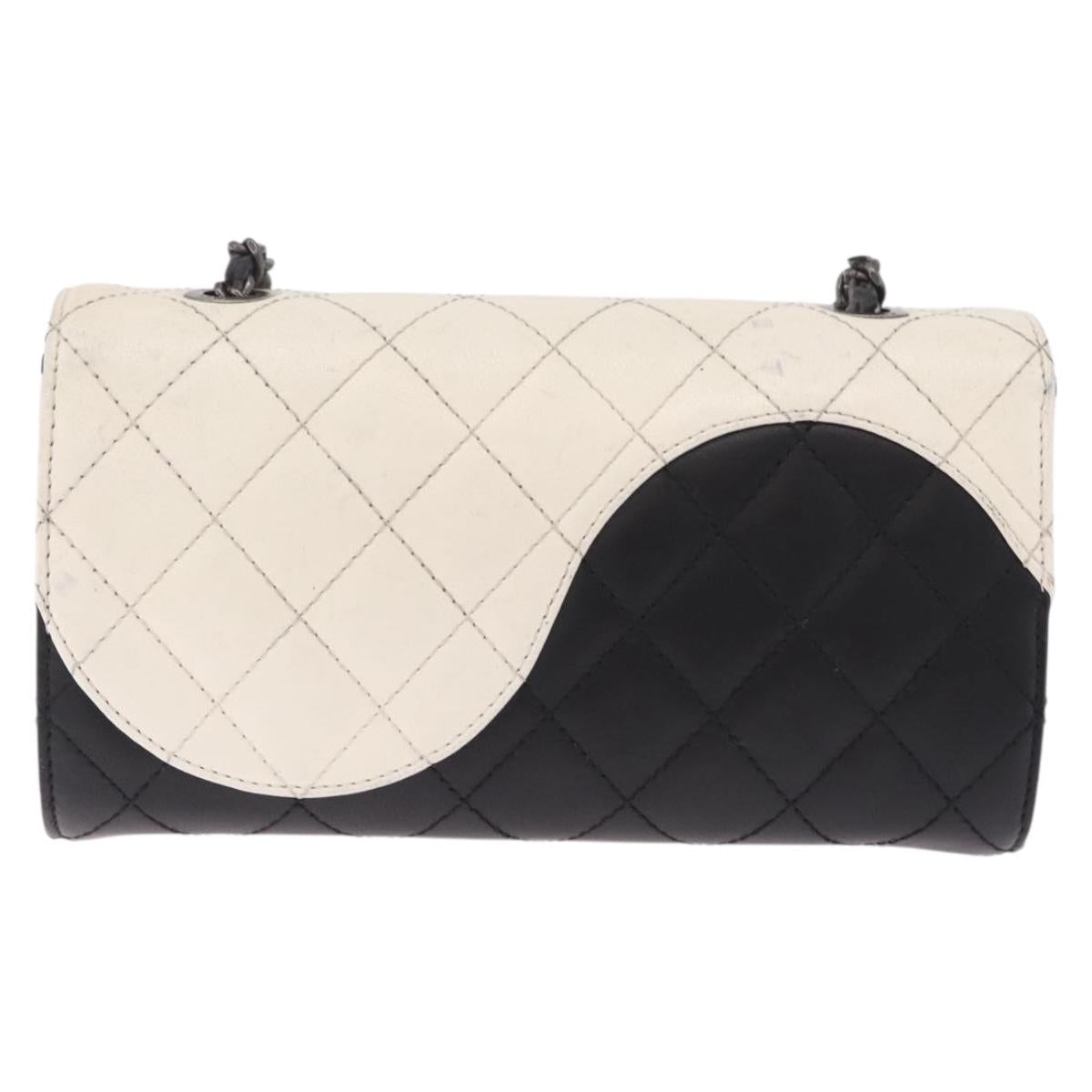 CHANEL Matelasse Chain Shoulder Bag Lamb Skin White Black CC Auth 211337A