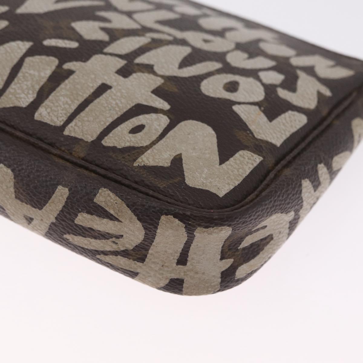 LOUIS VUITTON Graffiti Pochette Accessoires Pouch White M92192 LV Auth 212118