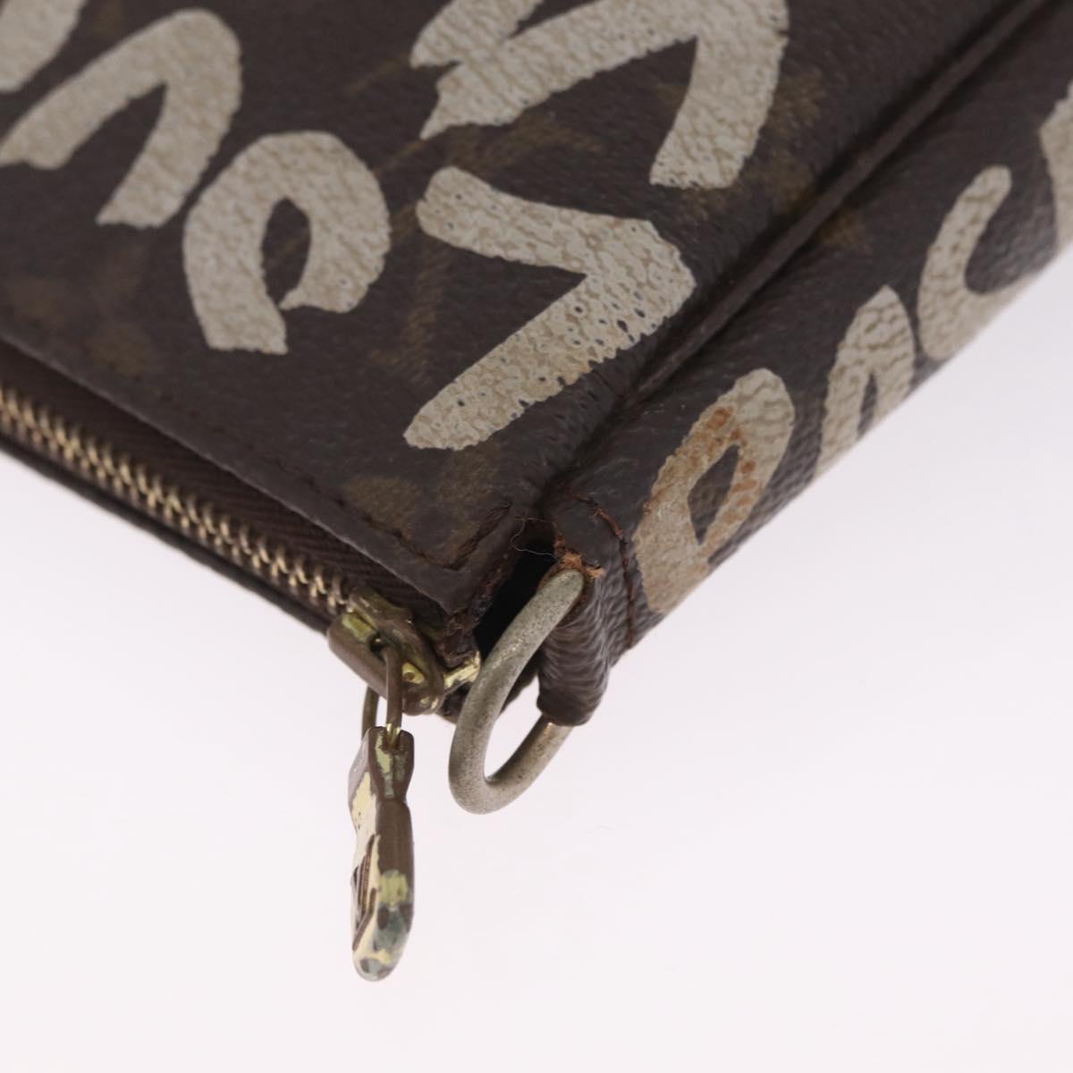 LOUIS VUITTON Graffiti Pochette Accessoires Pouch White M92192 LV Auth 212118