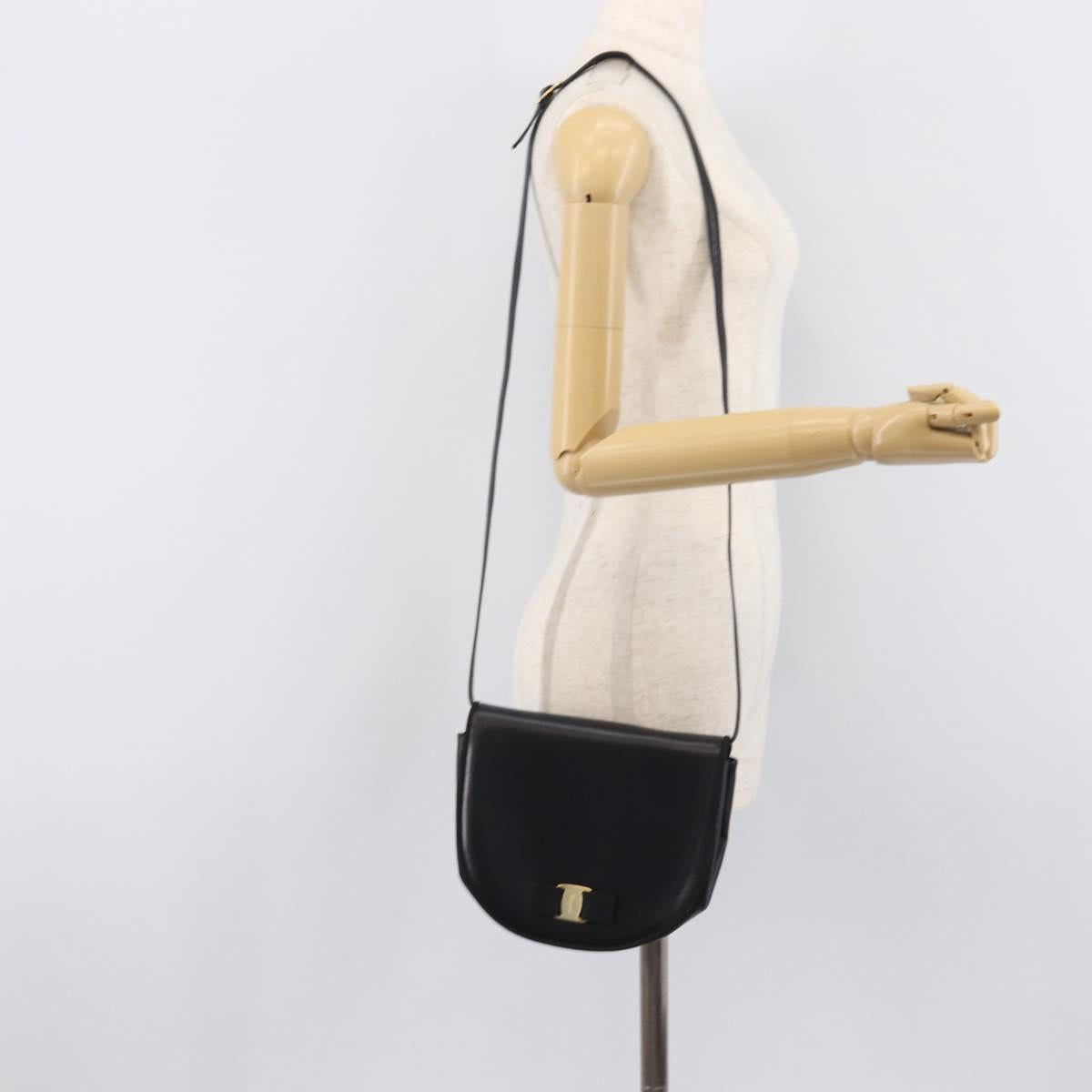 Salvatore Ferragamo Vala Shoulder Bag Leather Black Gold Auth 213457A