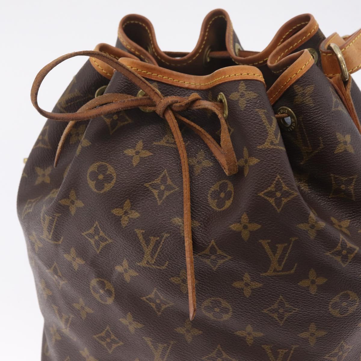 LOUIS VUITTON Monogram Petit Noe Shoulder Bag M42226 LV Auth 213475