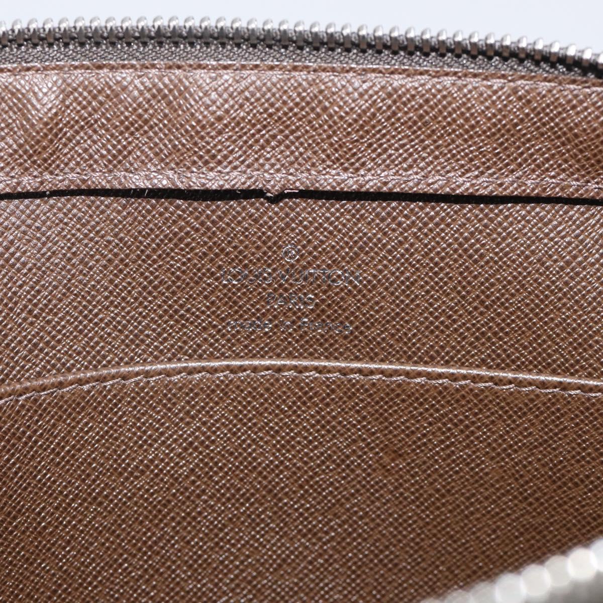 LOUIS VUITTON Taiga Baikal Clutch Bag Grizzly M30188 LV Auth 215592A