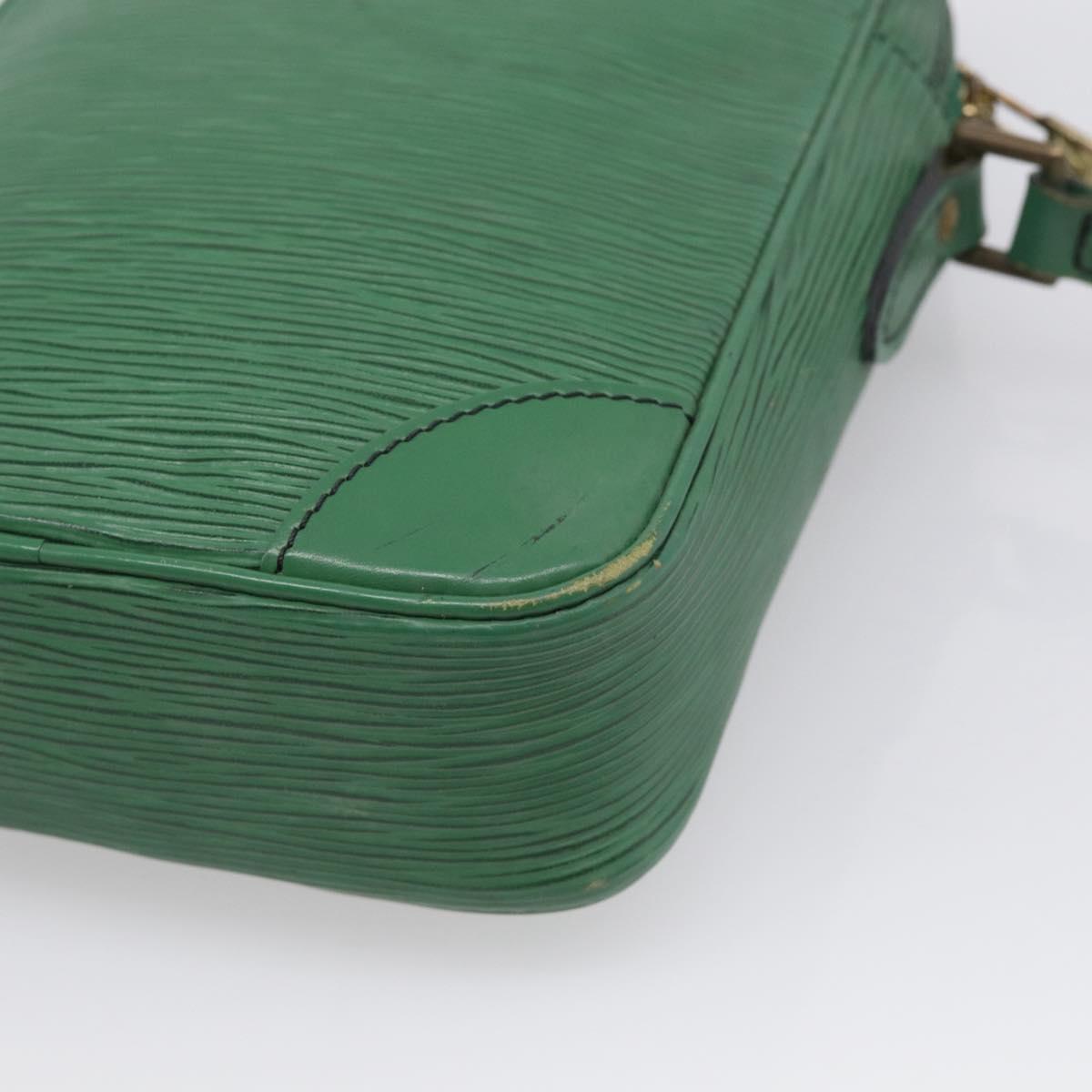 LOUIS VUITTON Epi Danube Shoulder Bag Green M45634 LV Auth 215704