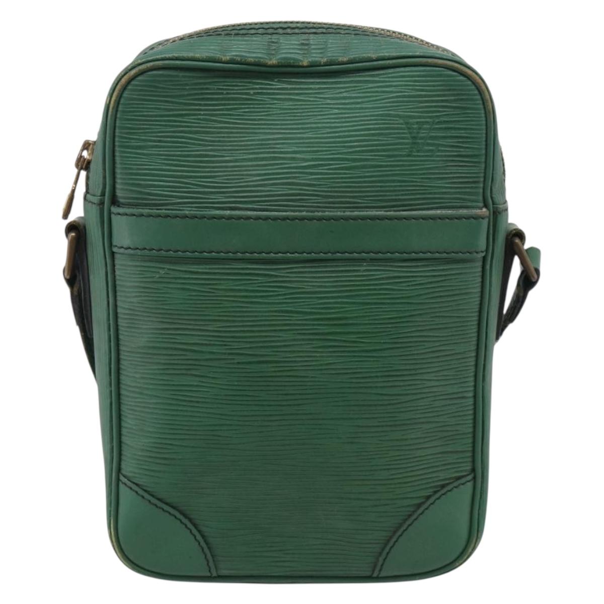 LOUIS VUITTON Epi Danube Shoulder Bag Green M45634 LV Auth 215704