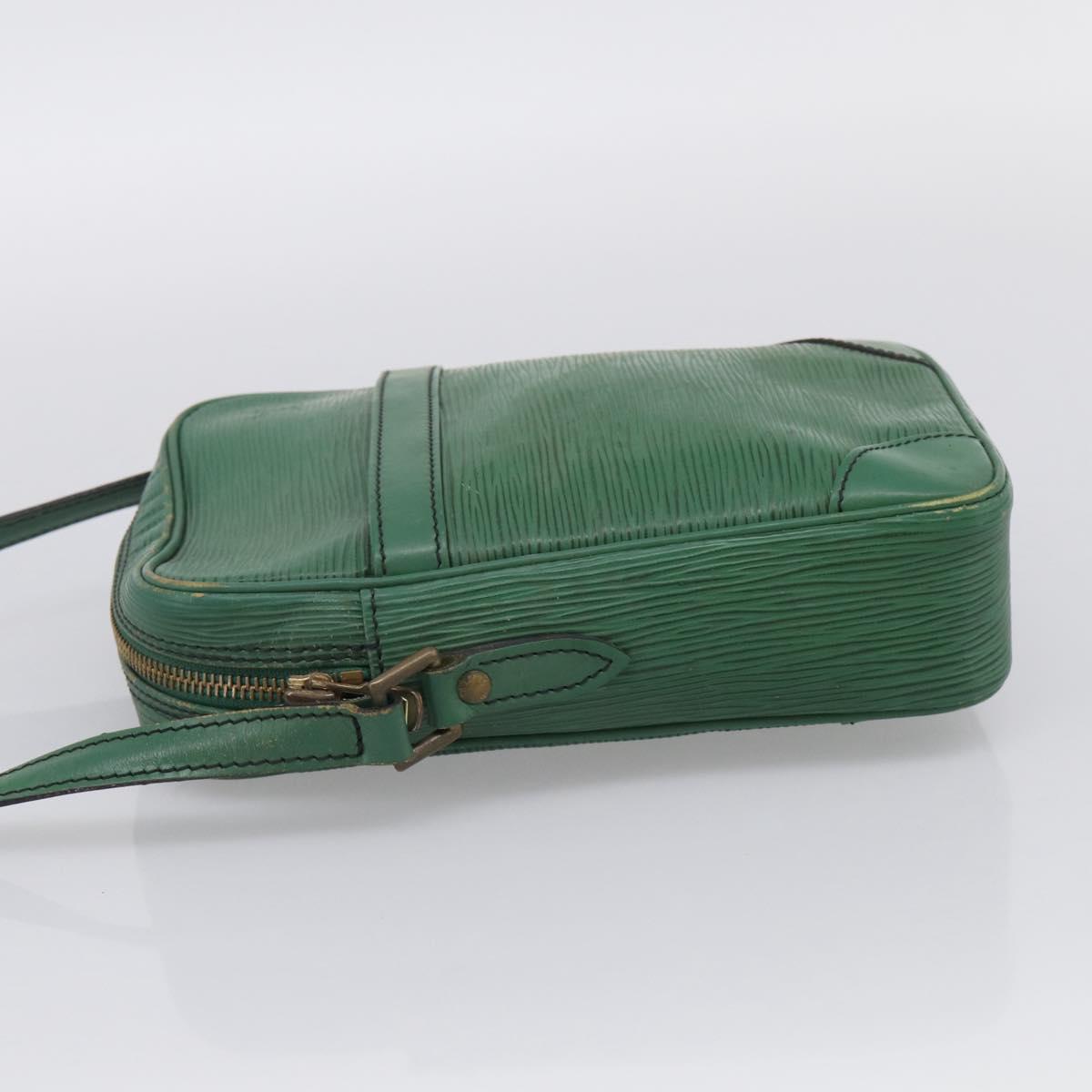 LOUIS VUITTON Epi Danube Shoulder Bag Green M45634 LV Auth 215704