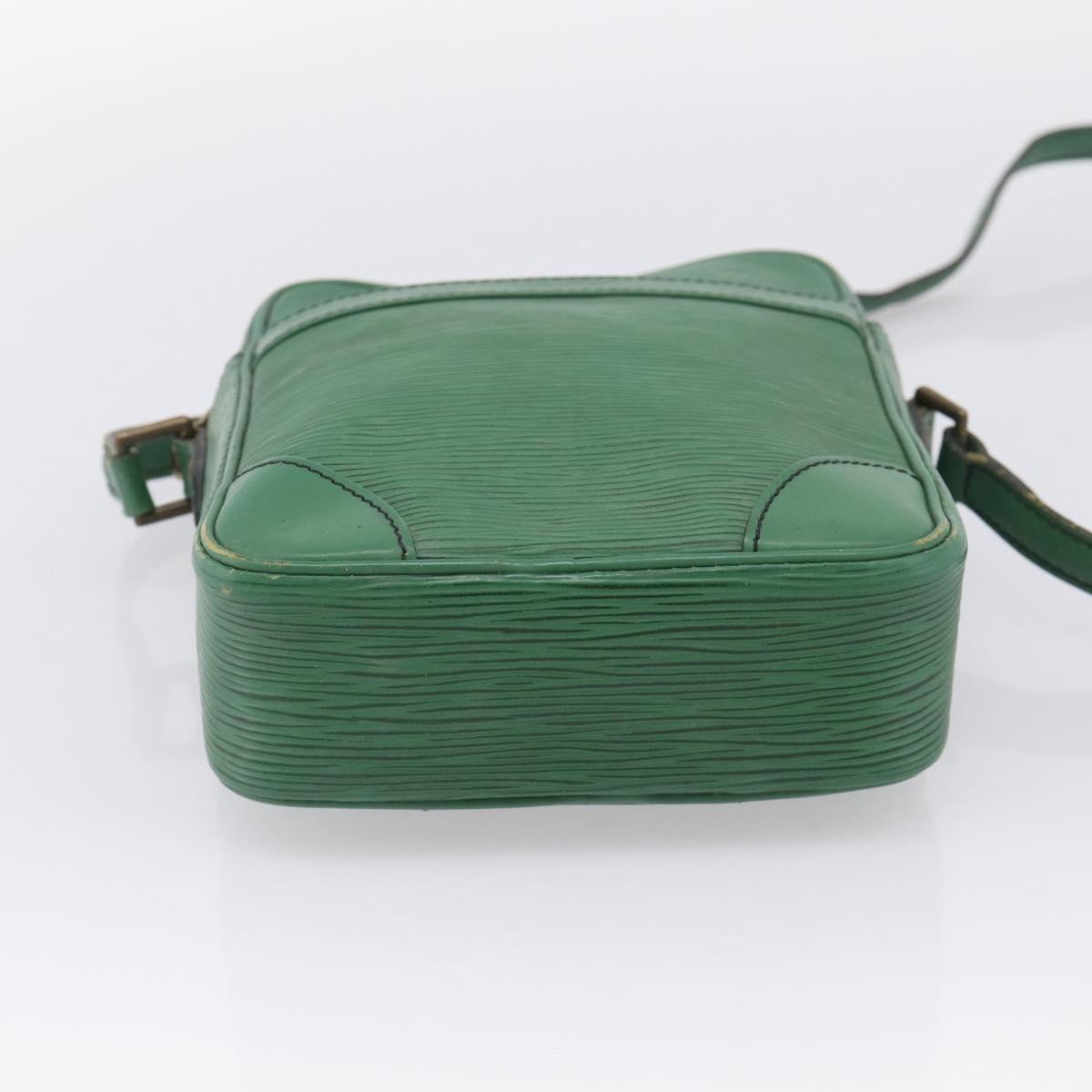 LOUIS VUITTON Epi Danube Shoulder Bag Green M45634 LV Auth 215704