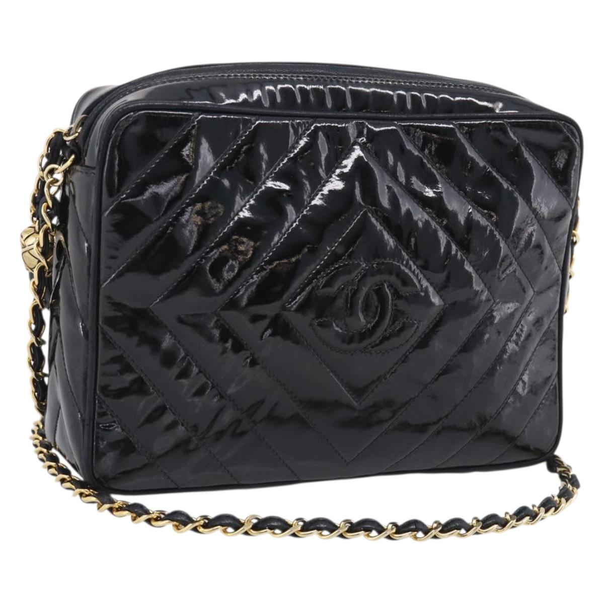 CHANEL Chain Diamond Stitch Bag Patent leather Black Gold CC Auth 216284A