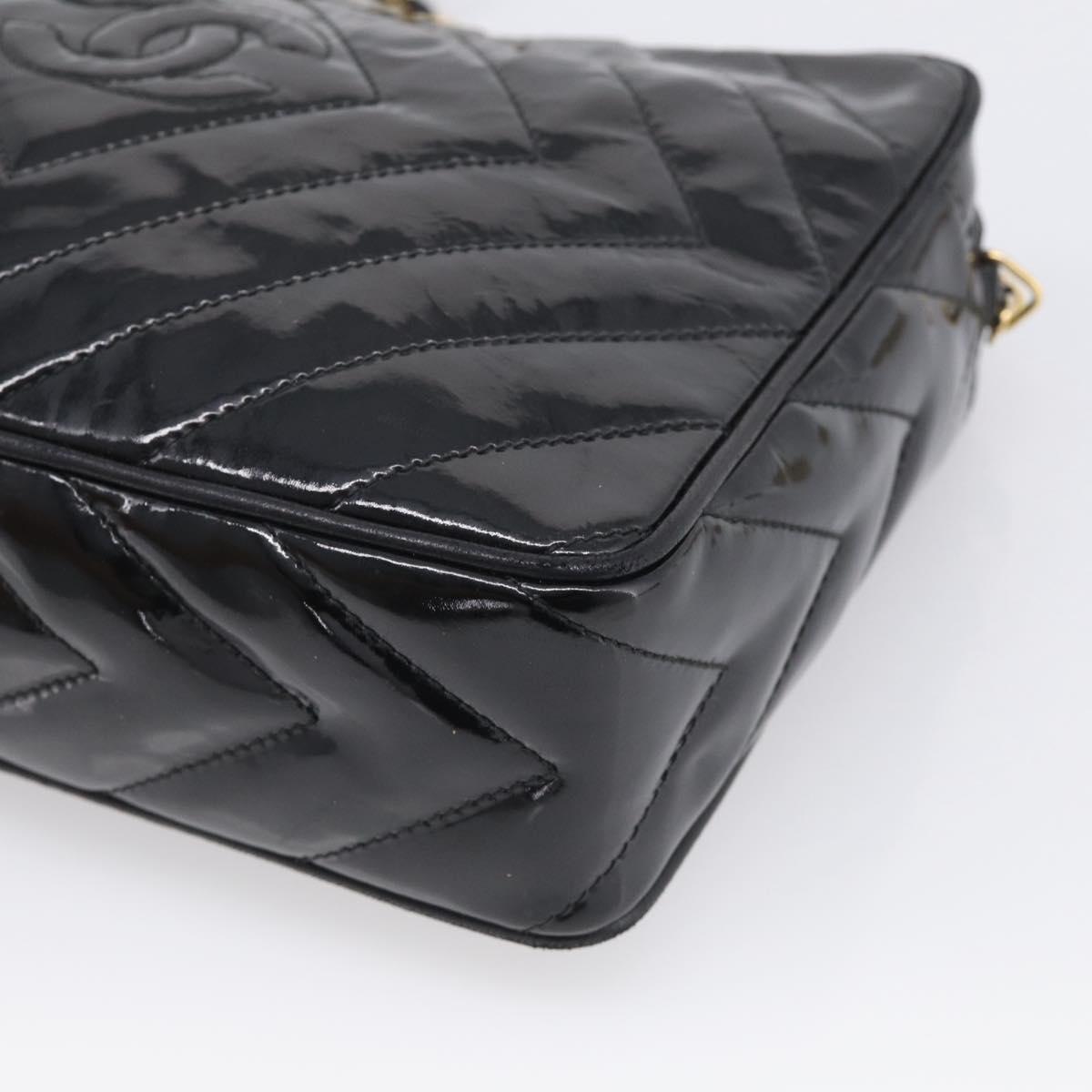 CHANEL Chain Diamond Stitch Bag Patent leather Black Gold CC Auth 216284A