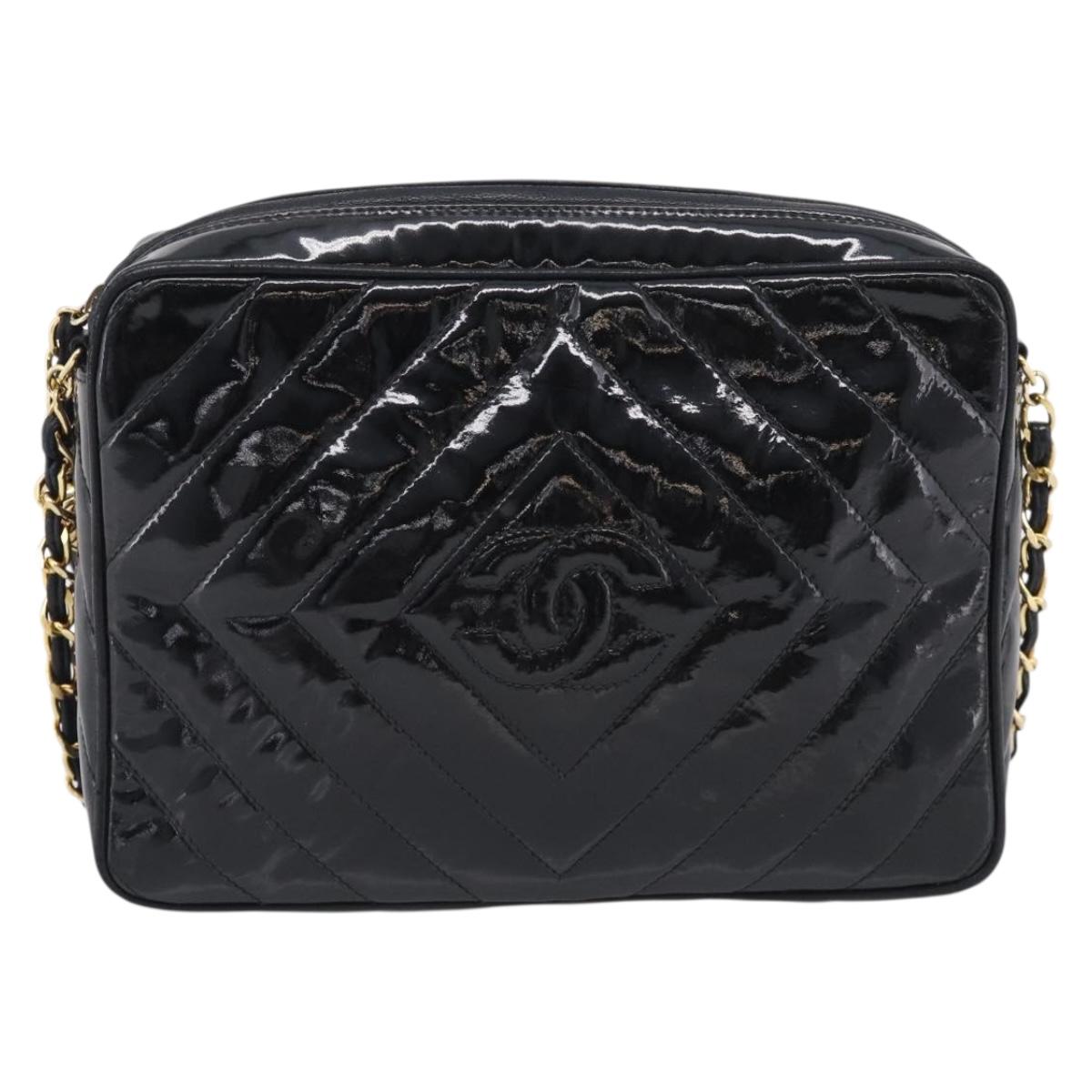 CHANEL Chain Diamond Stitch Bag Patent leather Black Gold CC Auth 216284A