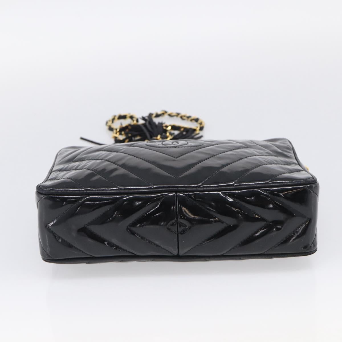 CHANEL Chain Diamond Stitch Bag Patent leather Black Gold CC Auth 216284A