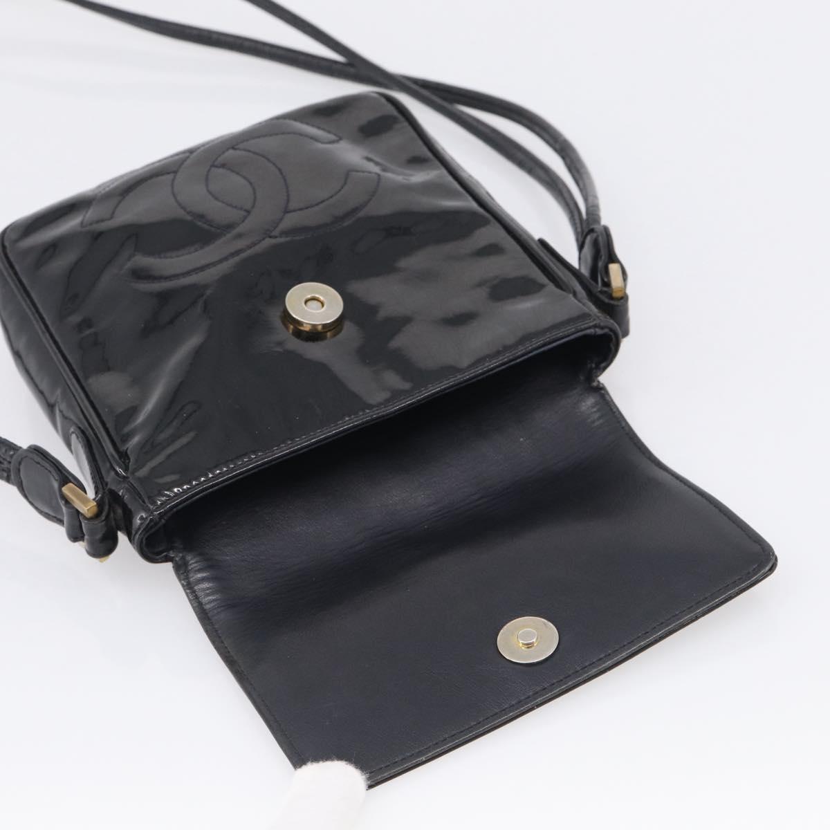 CHANEL Matelasse Shoulder Bag Patent leather Black Gold CC Auth 216292