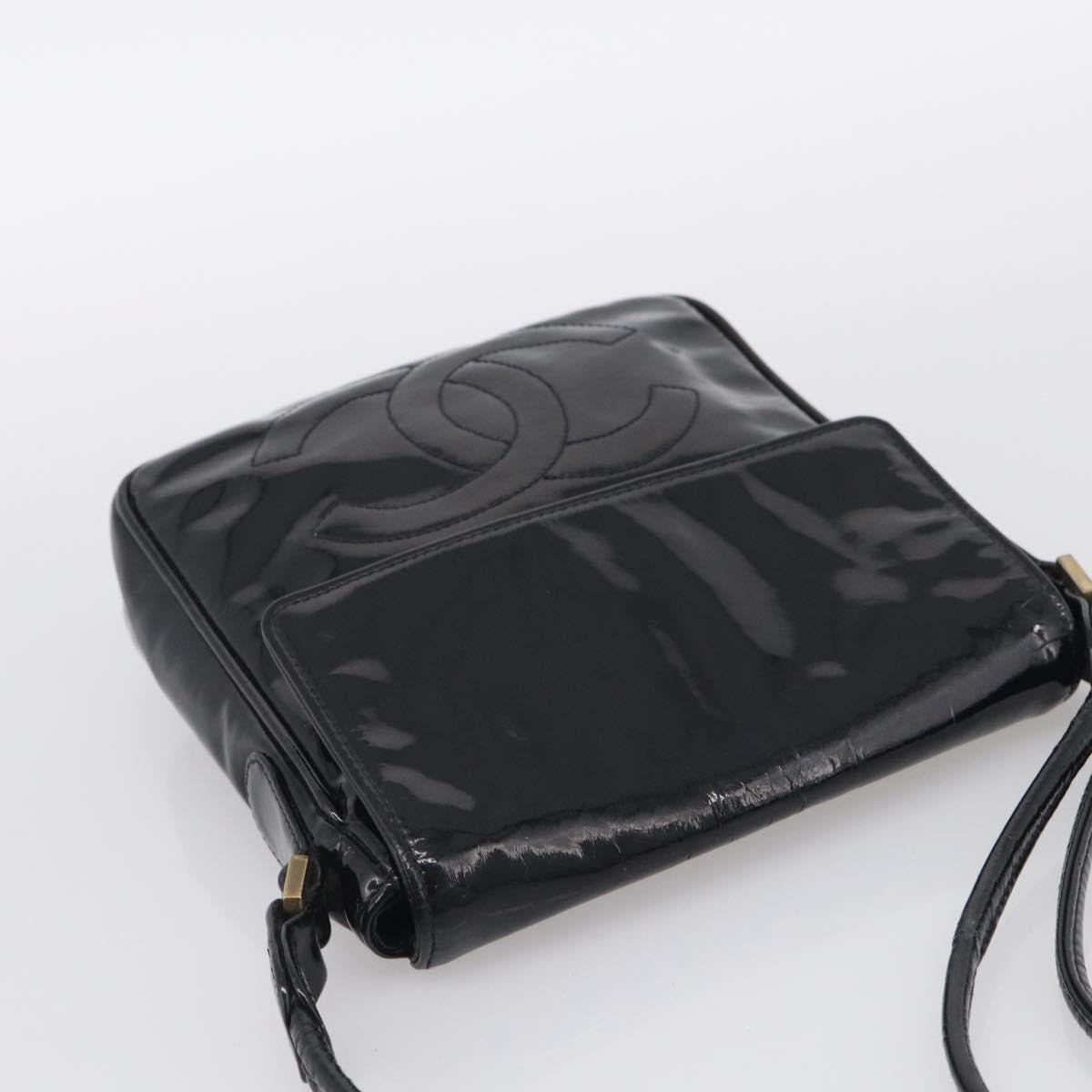 CHANEL Matelasse Shoulder Bag Patent leather Black Gold CC Auth 216292
