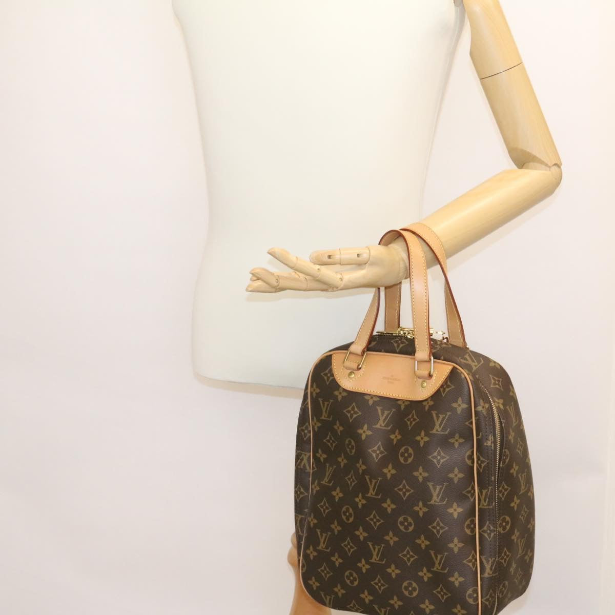 LOUIS VUITTON Monogram Excursion Hand Bag M41450 LV Auth 25970V