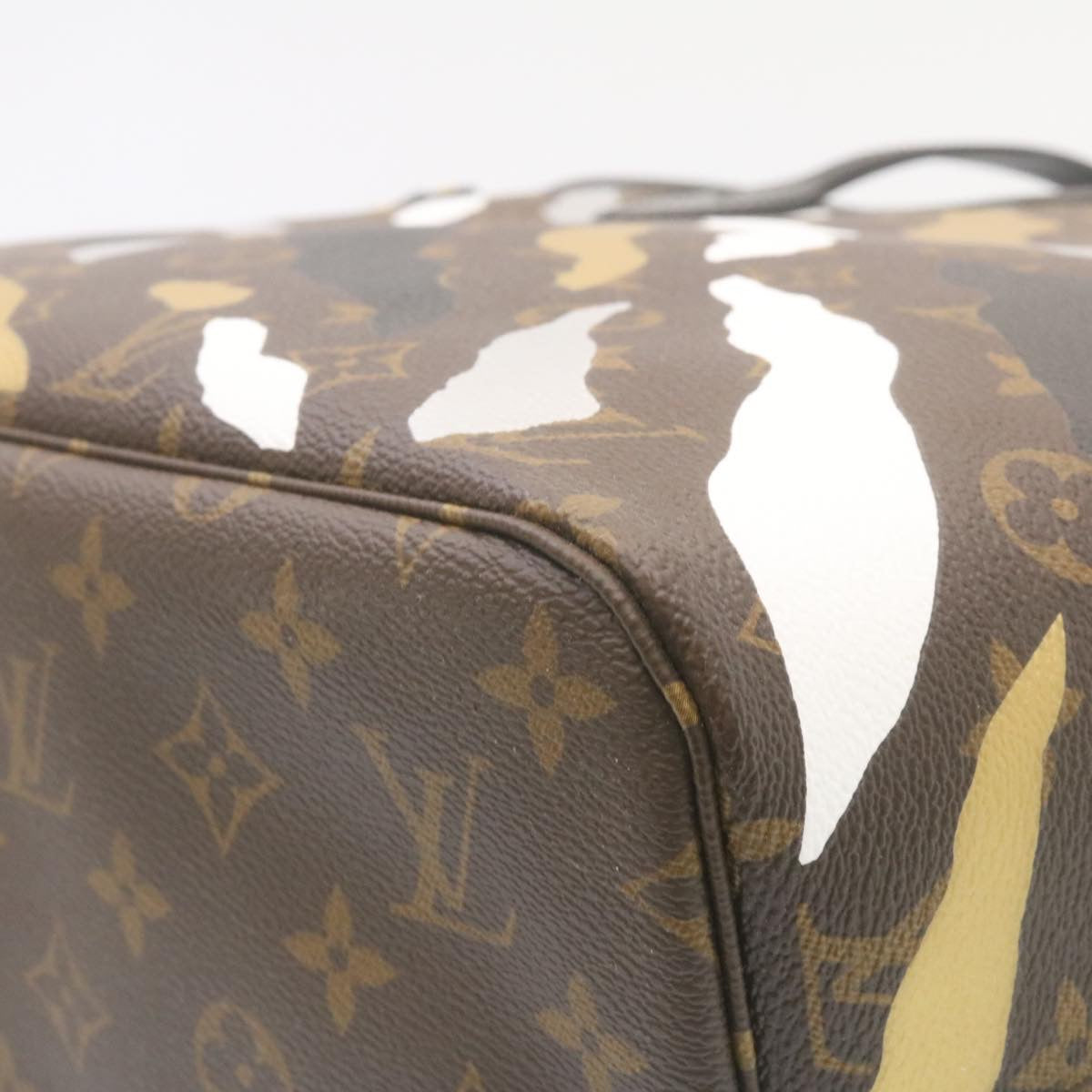 LOUIS VUITTON × LOL Monogram Camouflage Neverfull MM Tote Bag M45201 Auth 29024S