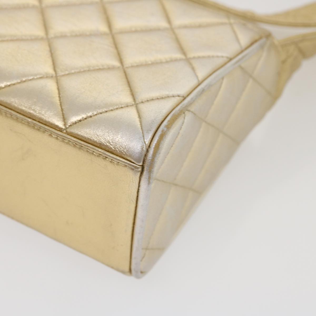 CHANEL Matelasse Shoulder Bag Lamb Skin Gold CC Auth 29567SAV