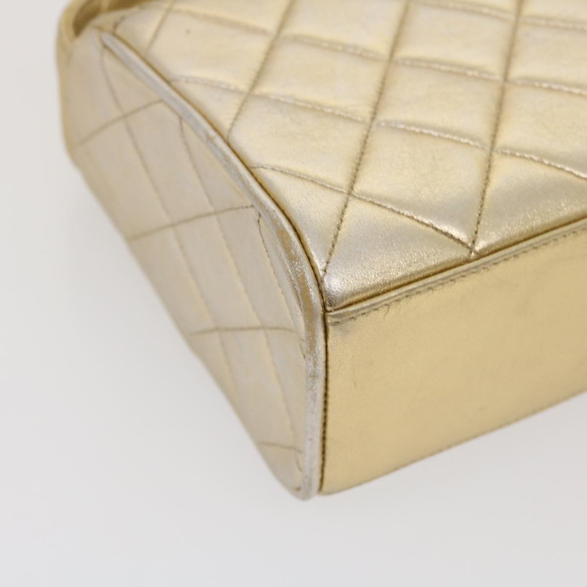 CHANEL Matelasse Shoulder Bag Lamb Skin Gold CC Auth 29567SAV