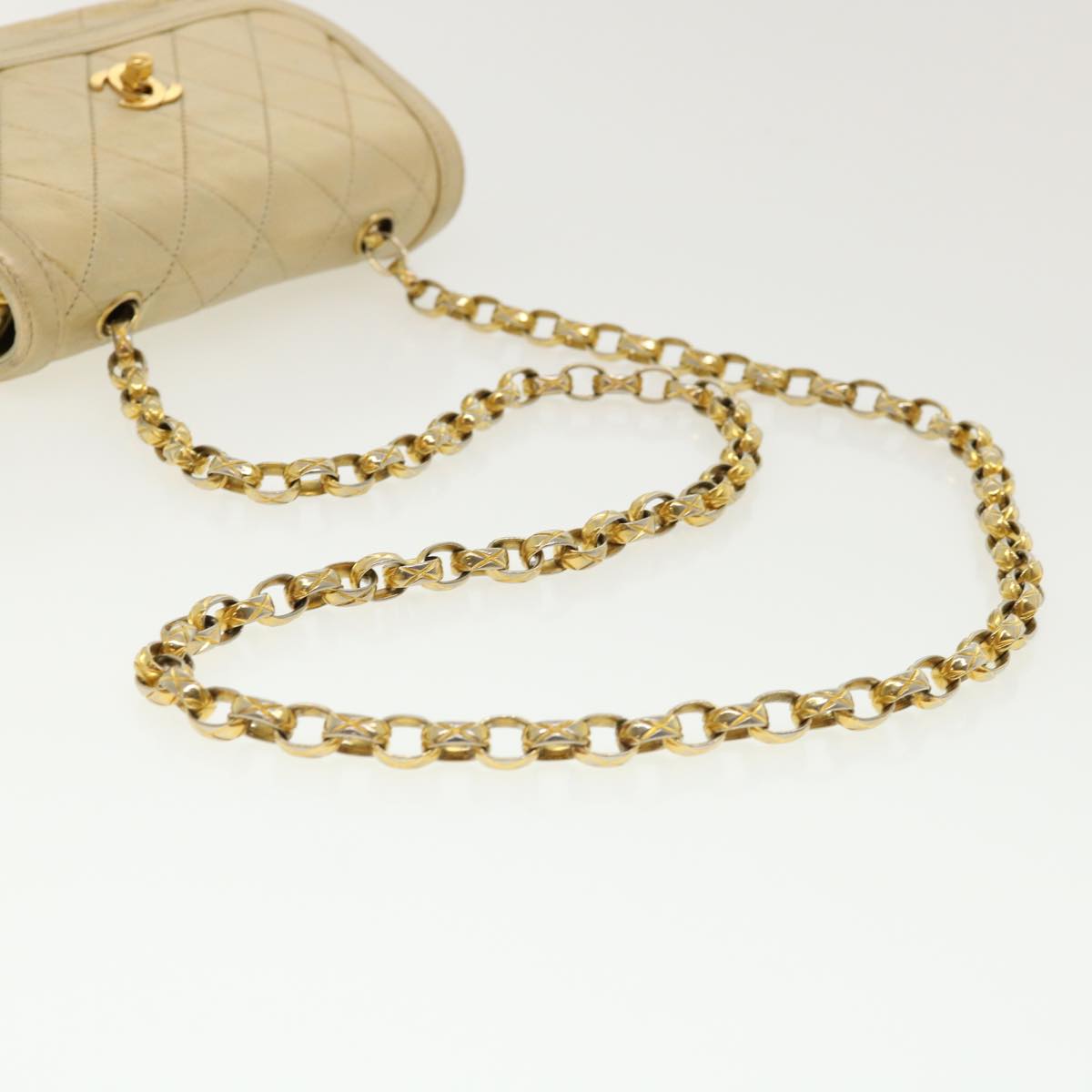 CHANEL Matelasse Turn Lock Chain Shoulder Bag Lamb Skin Gold CC Auth 31382V