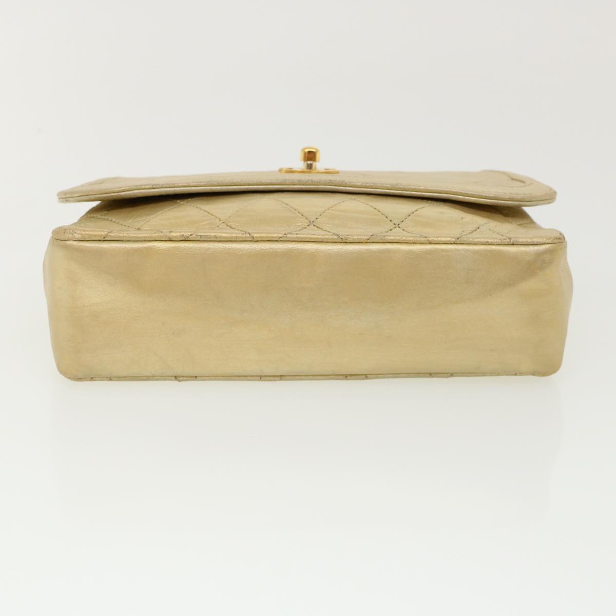 CHANEL Matelasse Turn Lock Chain Shoulder Bag Lamb Skin Gold CC Auth 31382V