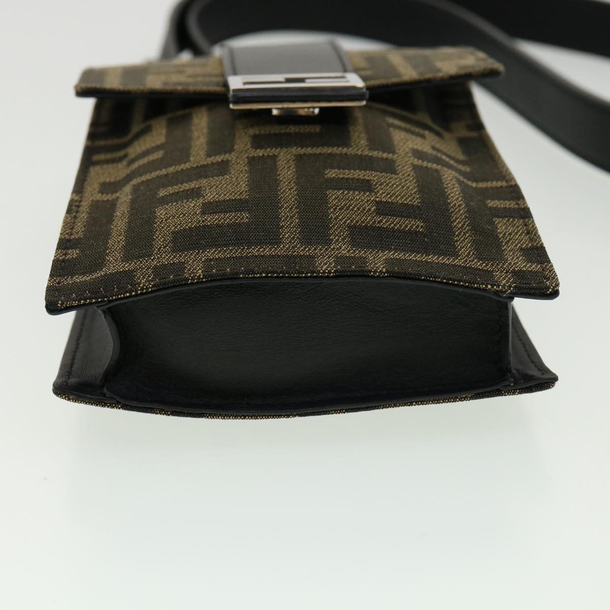 FENDI Zucca Canvas Shoulder Bag Brown Black Auth 31851SAV