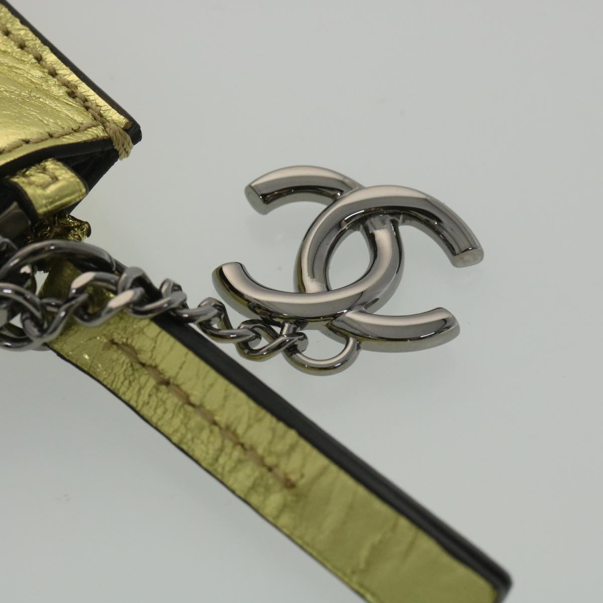 CHANEL Clutch Bag Metallic Leather Gold A82164 CC Auth 38172SAV