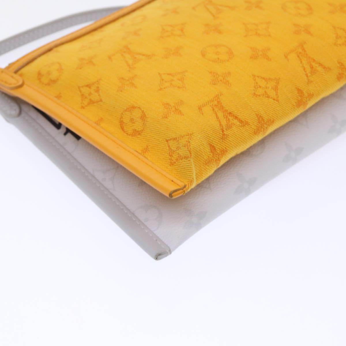 LOUIS VUITTON Monogram White Flat Mensenger Shoulder Bag Bron M44640 Auth 48487SAM
