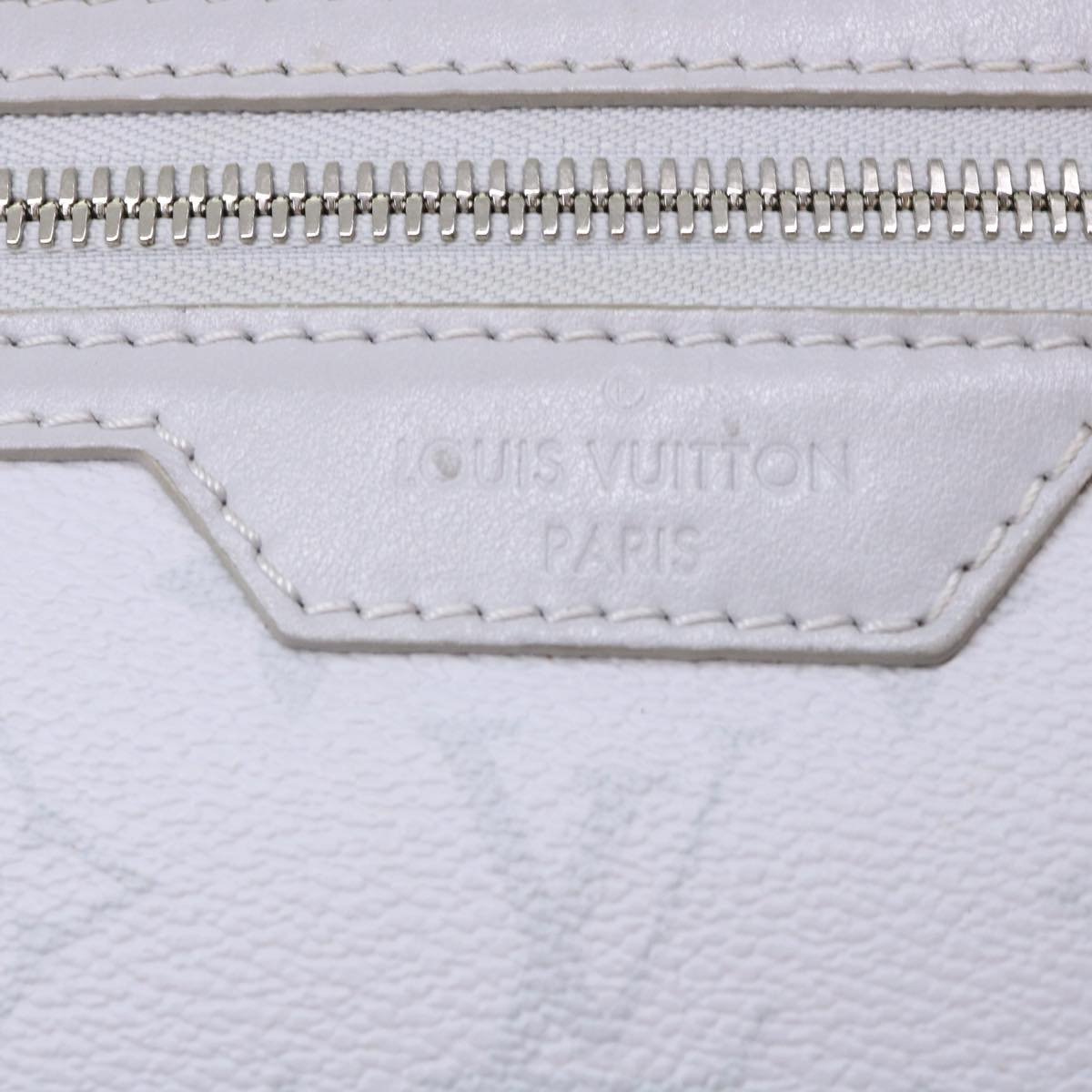 LOUIS VUITTON Monogram White Flat Mensenger Shoulder Bag Bron M44640 Auth 48487SAM