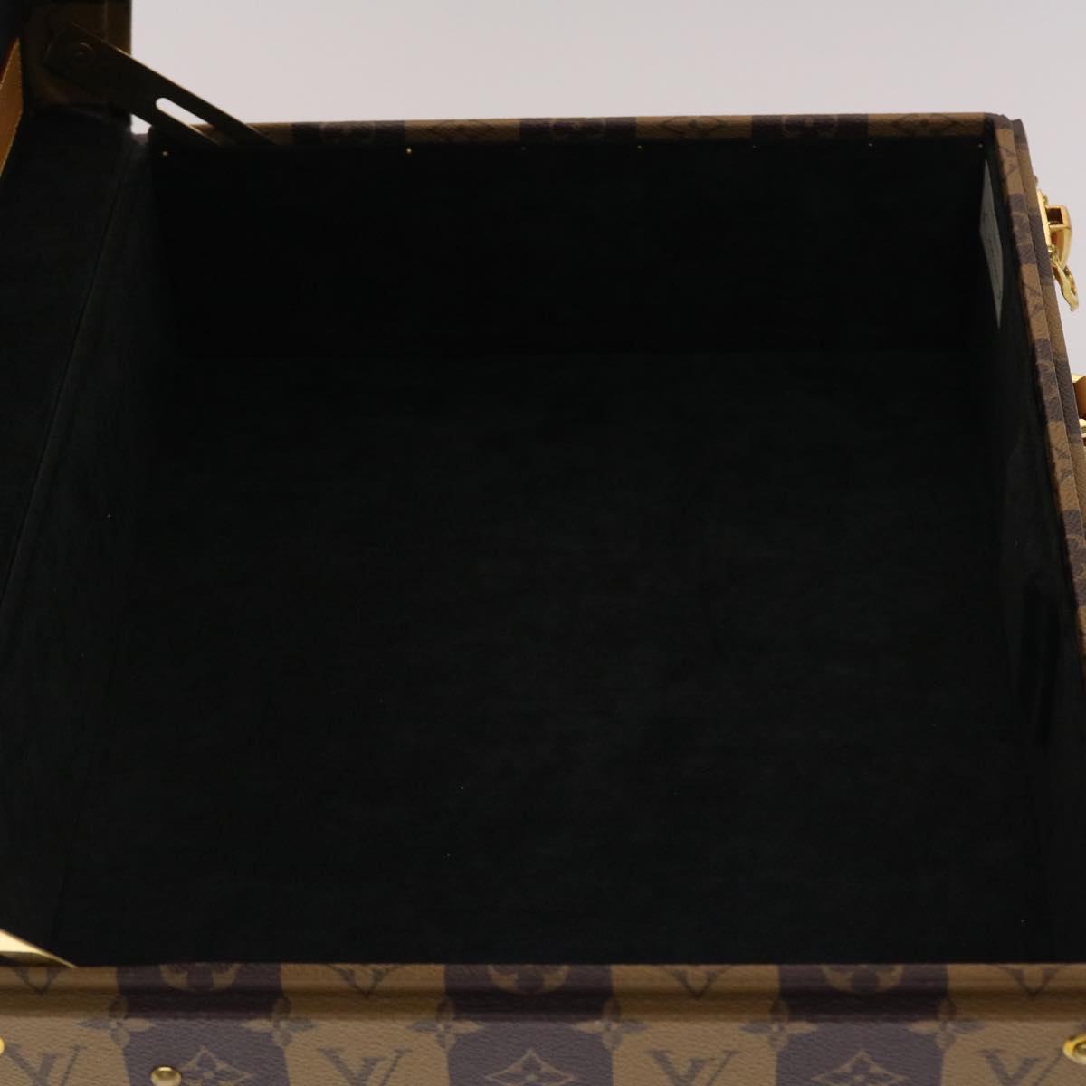 LOUIS VUITTON Monogram Stripe Cotteville 40 Trunk HUMAN MADE M20464 Auth 48522S