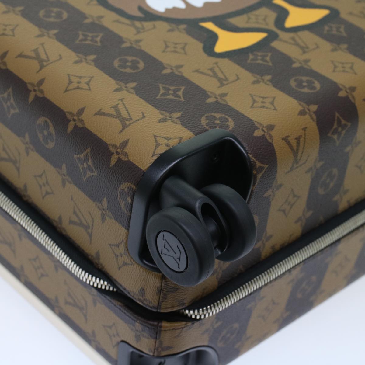 LOUIS VUITTON Monogram Stripe HUMAN MADE Horizon 55 Suitcase M20481 Auth 48828SM