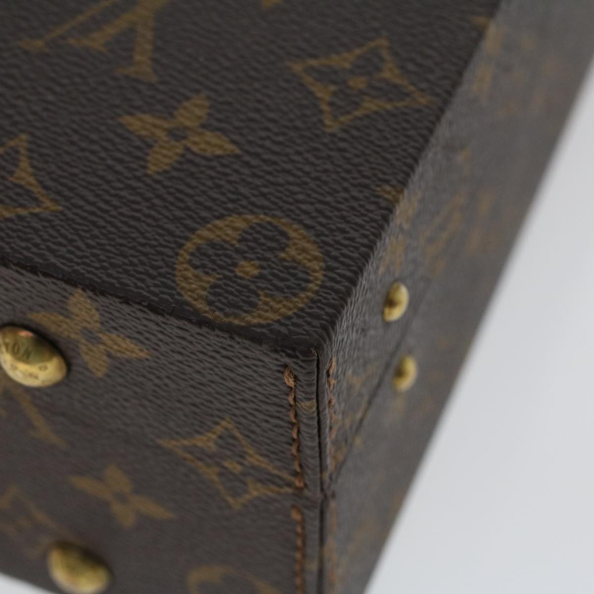 LOUIS VUITTON Monogram Boite Bijou Trunk M47120 LV Auth 49667SV