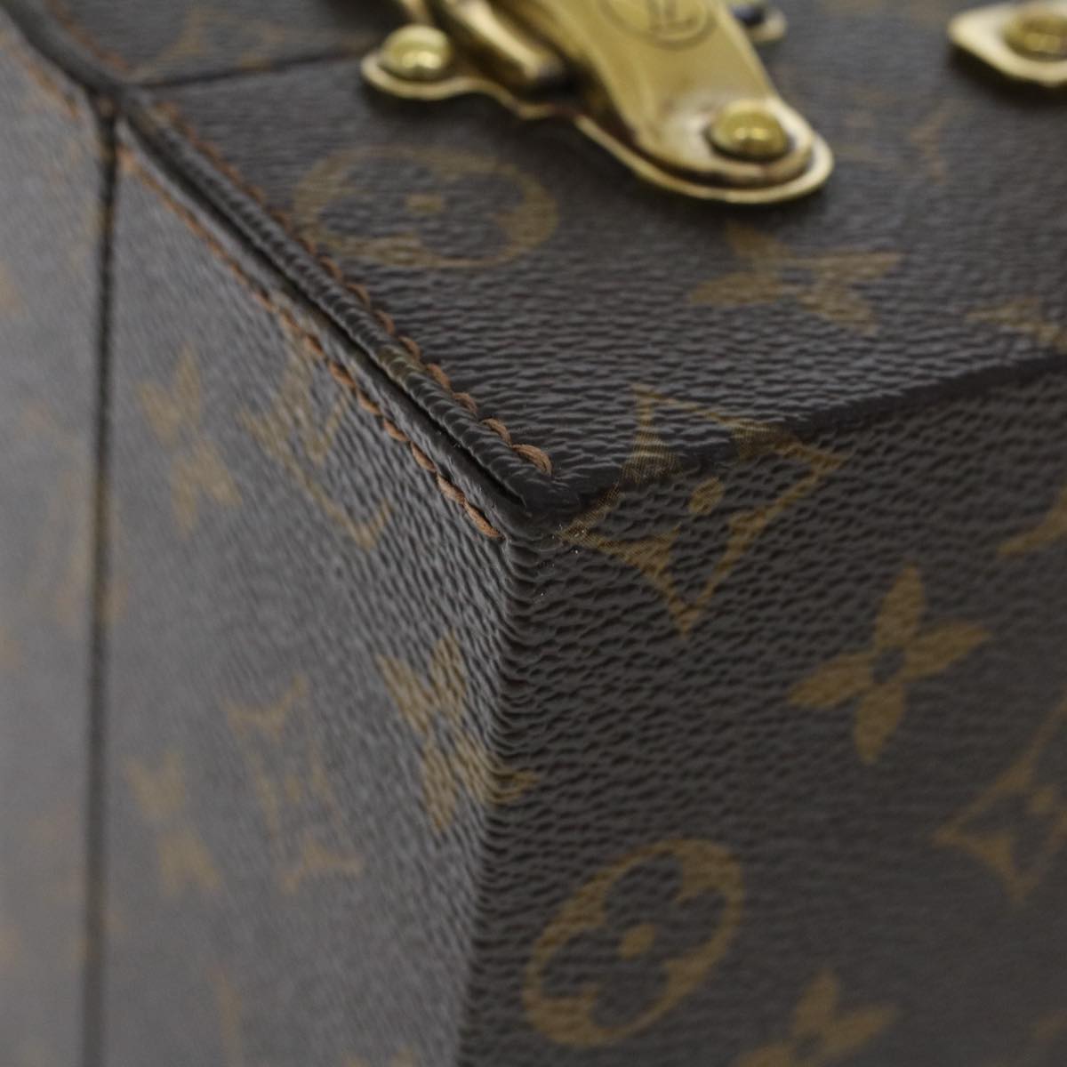 LOUIS VUITTON Monogram Boite Bijou Trunk M47120 LV Auth 49667SV