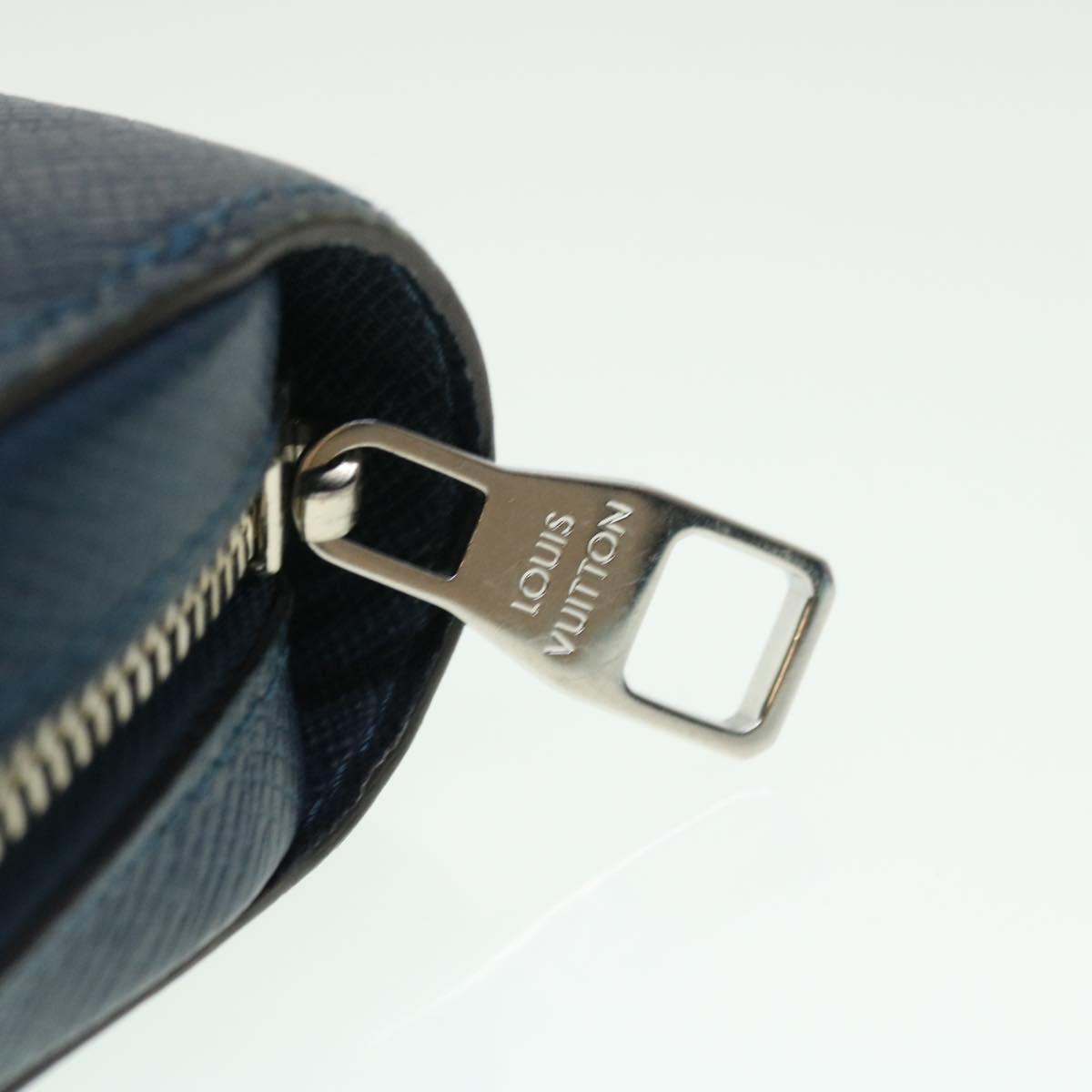LOUIS VUITTON Taiga Zippy XL Wallet Blue Marine M44276 LV Auth 51249