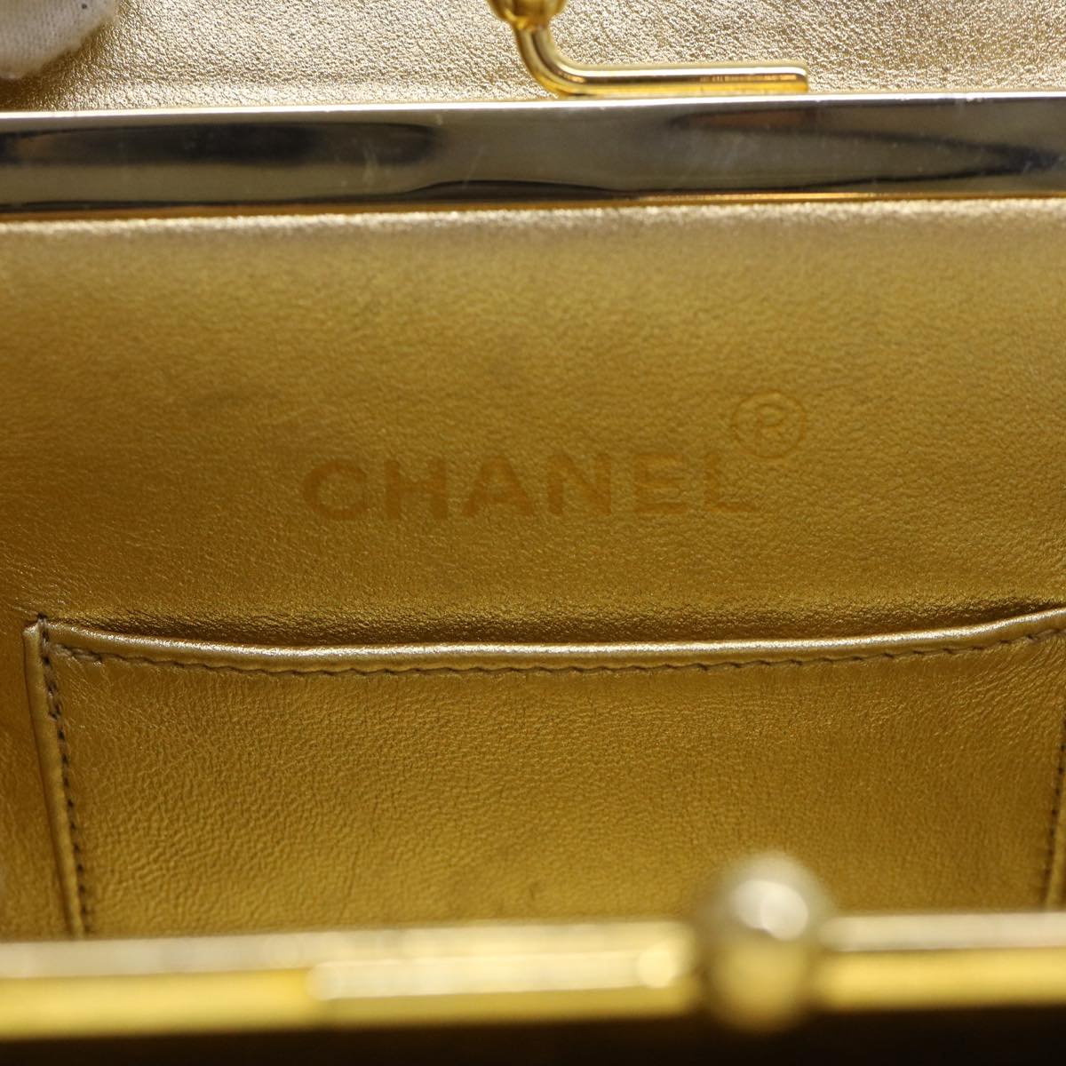 CHANEL Matelasse Chain Shoulder Bag Leather Gold CC Auth 53015SAM