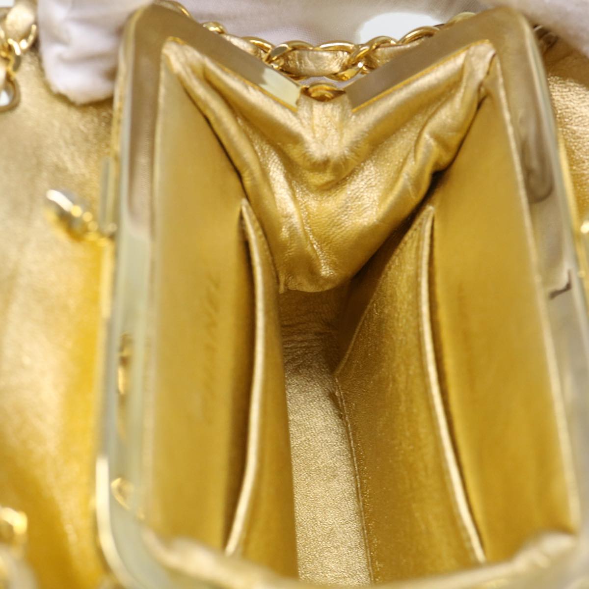 CHANEL Matelasse Chain Shoulder Bag Leather Gold CC Auth 53015SAM