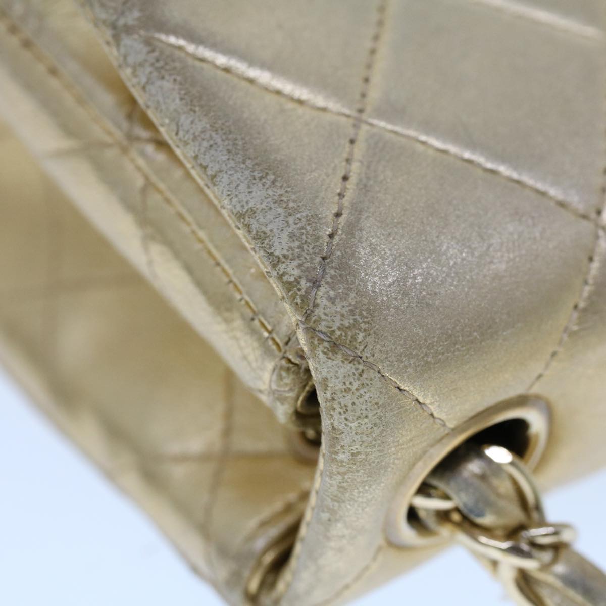 CHANEL Matelasse 17 Turn Lock Chain Shoulder Bag Lamb Skin Gold CC Auth 53752SA
