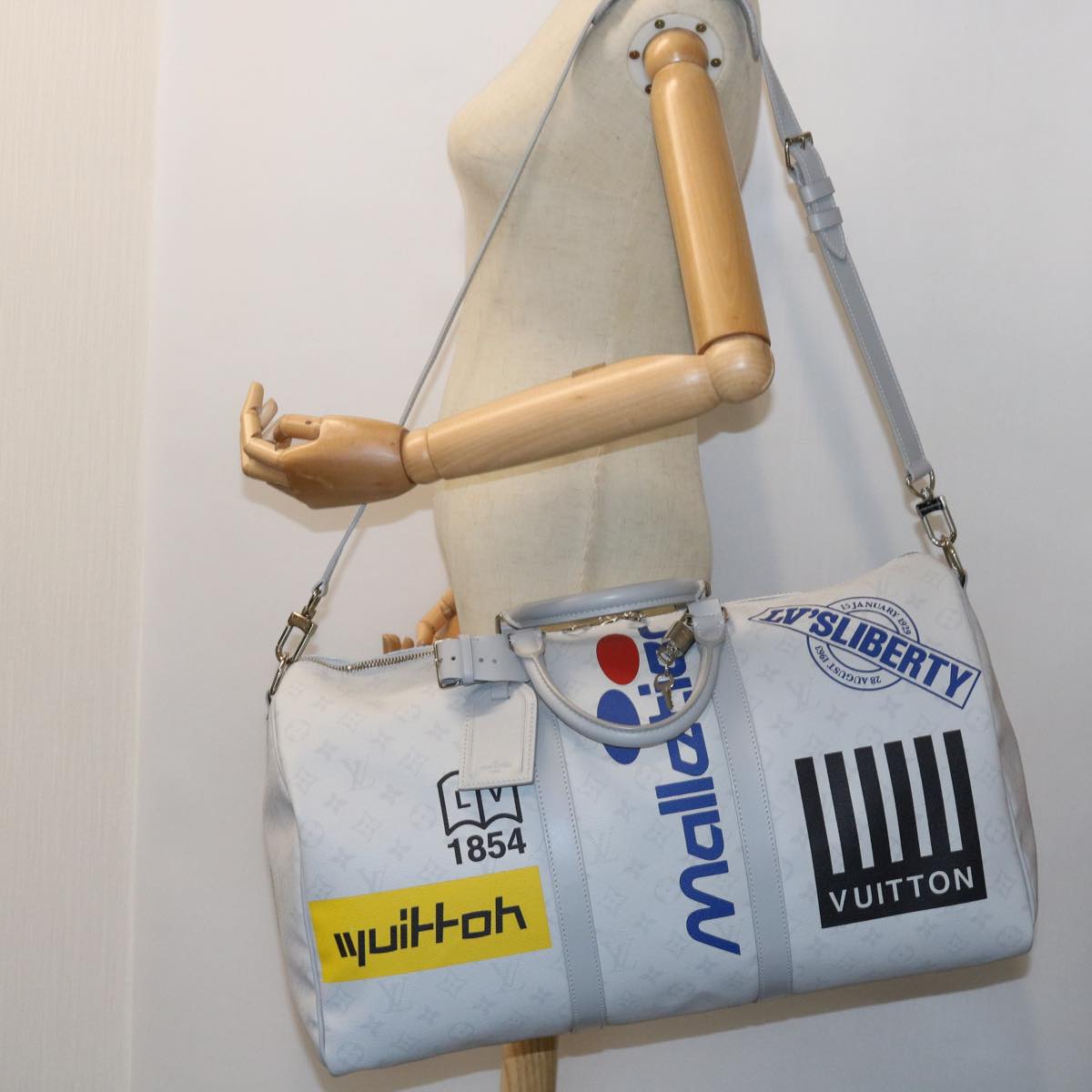 LOUIS VUITTON Monogram White Keepall Bandouliere 50 Bag M44643 LV Auth 55862S