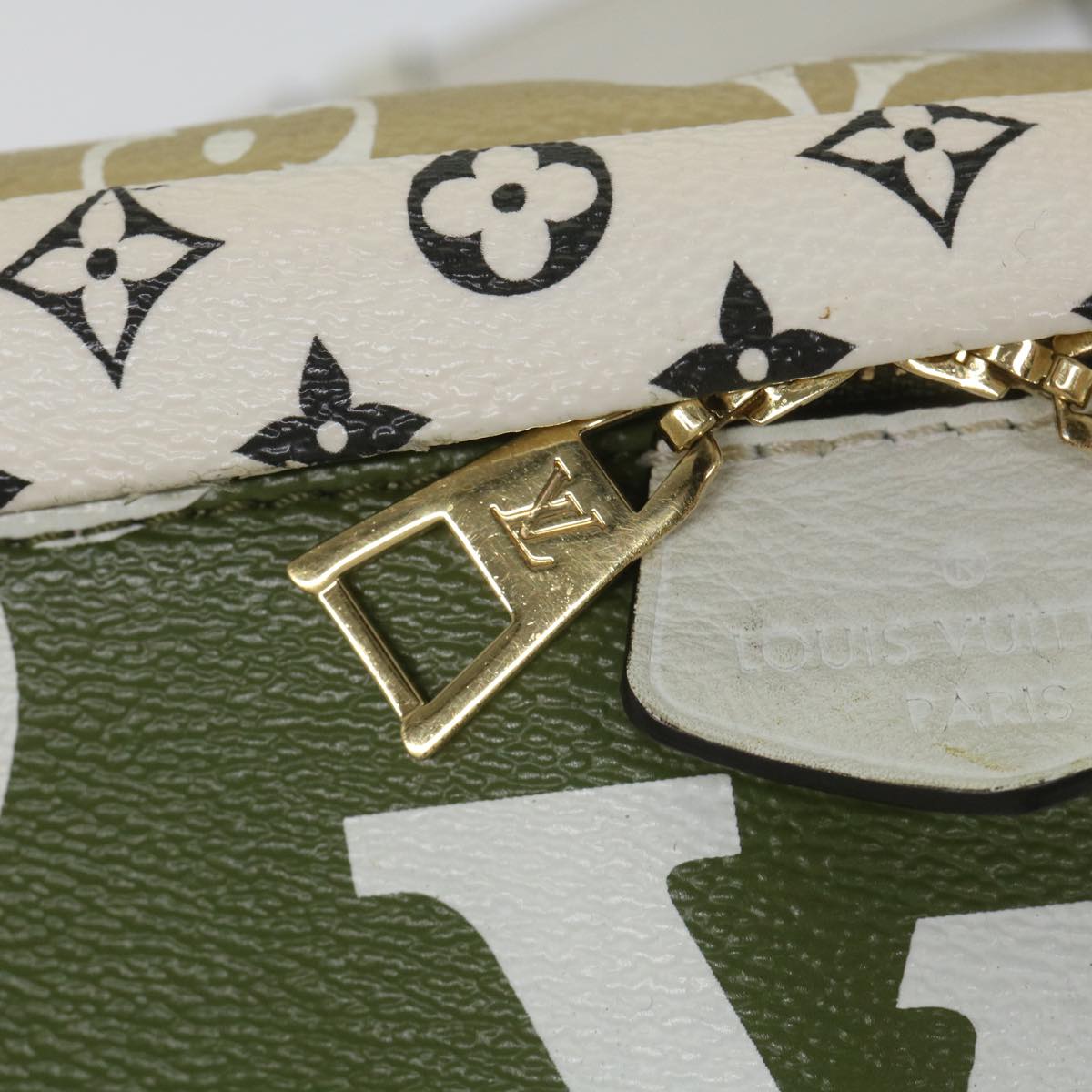 LOUIS VUITTON Monogram Giant Bum Bag Body Bag Khaki M44611 LV Auth 57013SAM