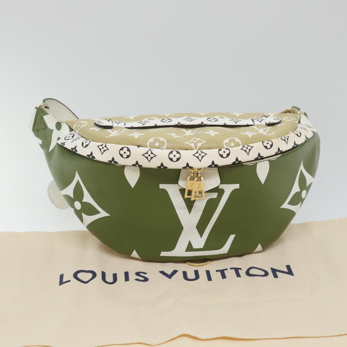 LOUIS VUITTON Monogram Giant Bum Bag Body Bag Khaki M44611 LV Auth 57013SAM
