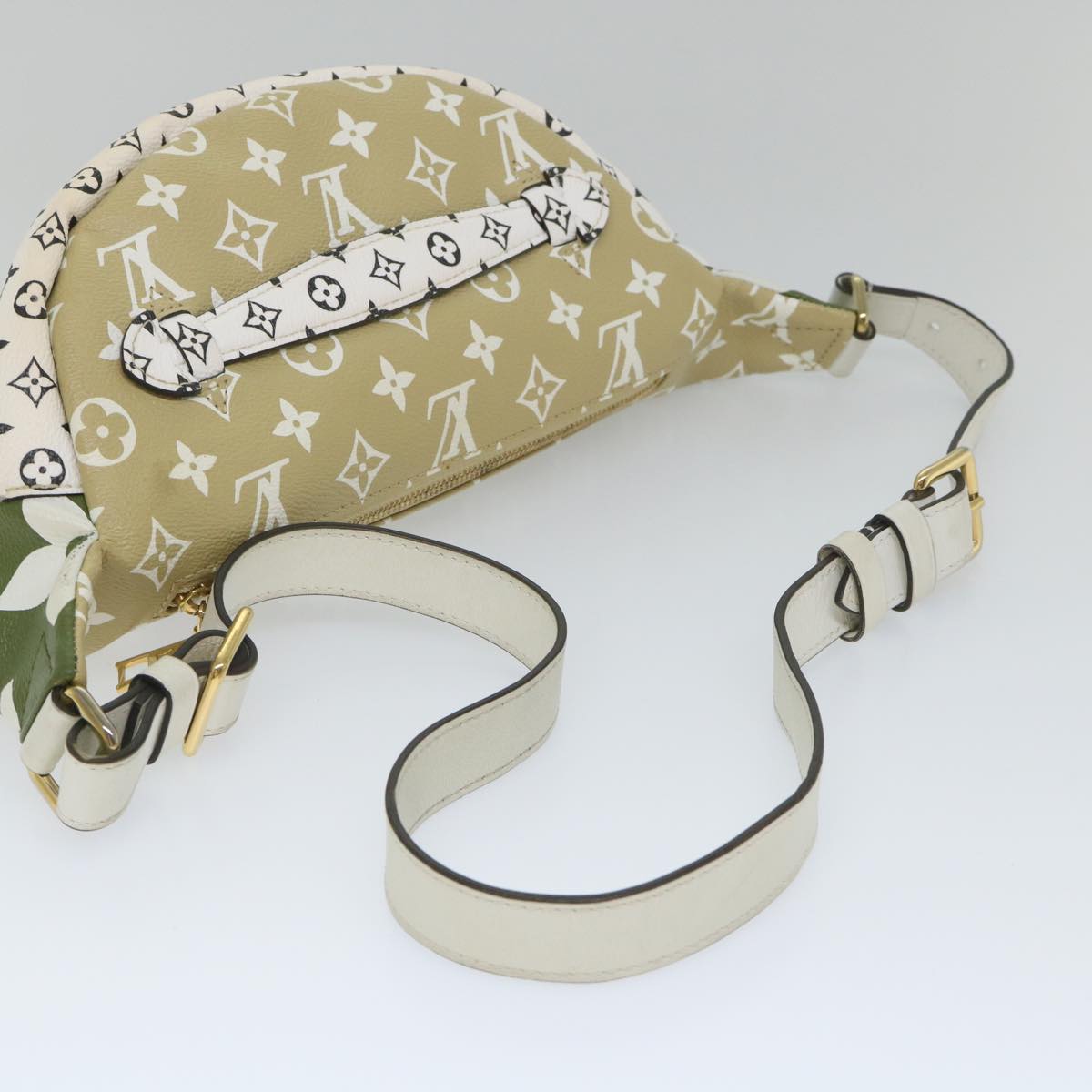 LOUIS VUITTON Monogram Giant Bum Bag Body Bag Khaki M44611 LV Auth 57013SAM