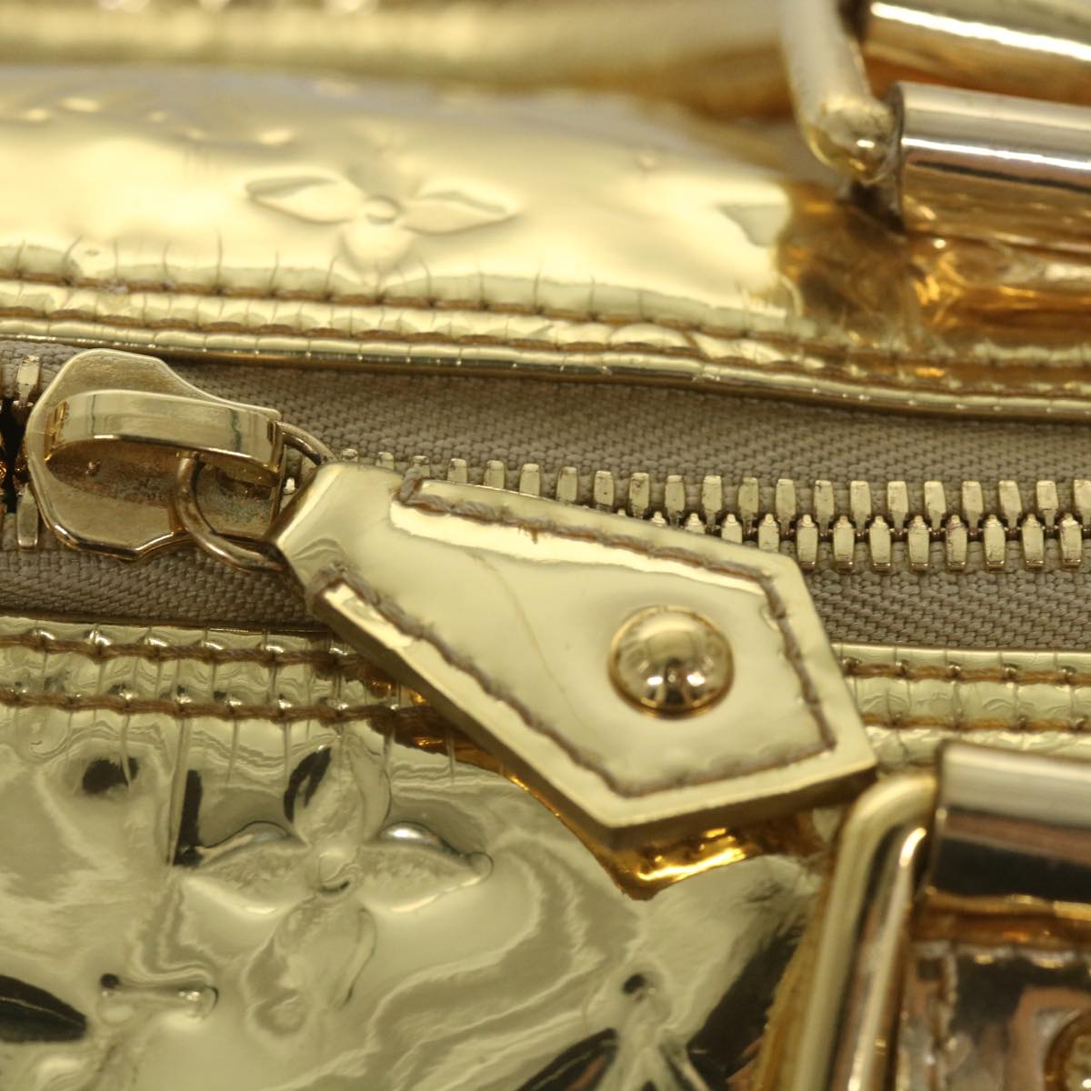 LOUIS VUITTON Monogram Miroir Keepall 55 Boston Bag Gold LV Auth 57842SM