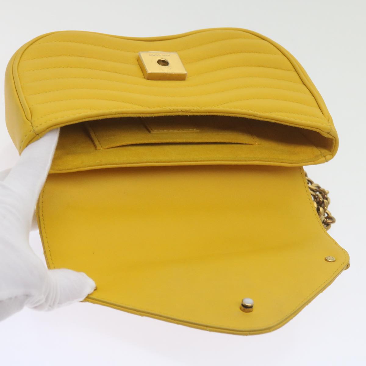 LOUIS VUITTON New Wave Chain Bag PM Shoulder Bag Leather Yellow LV Auth 60852SAV